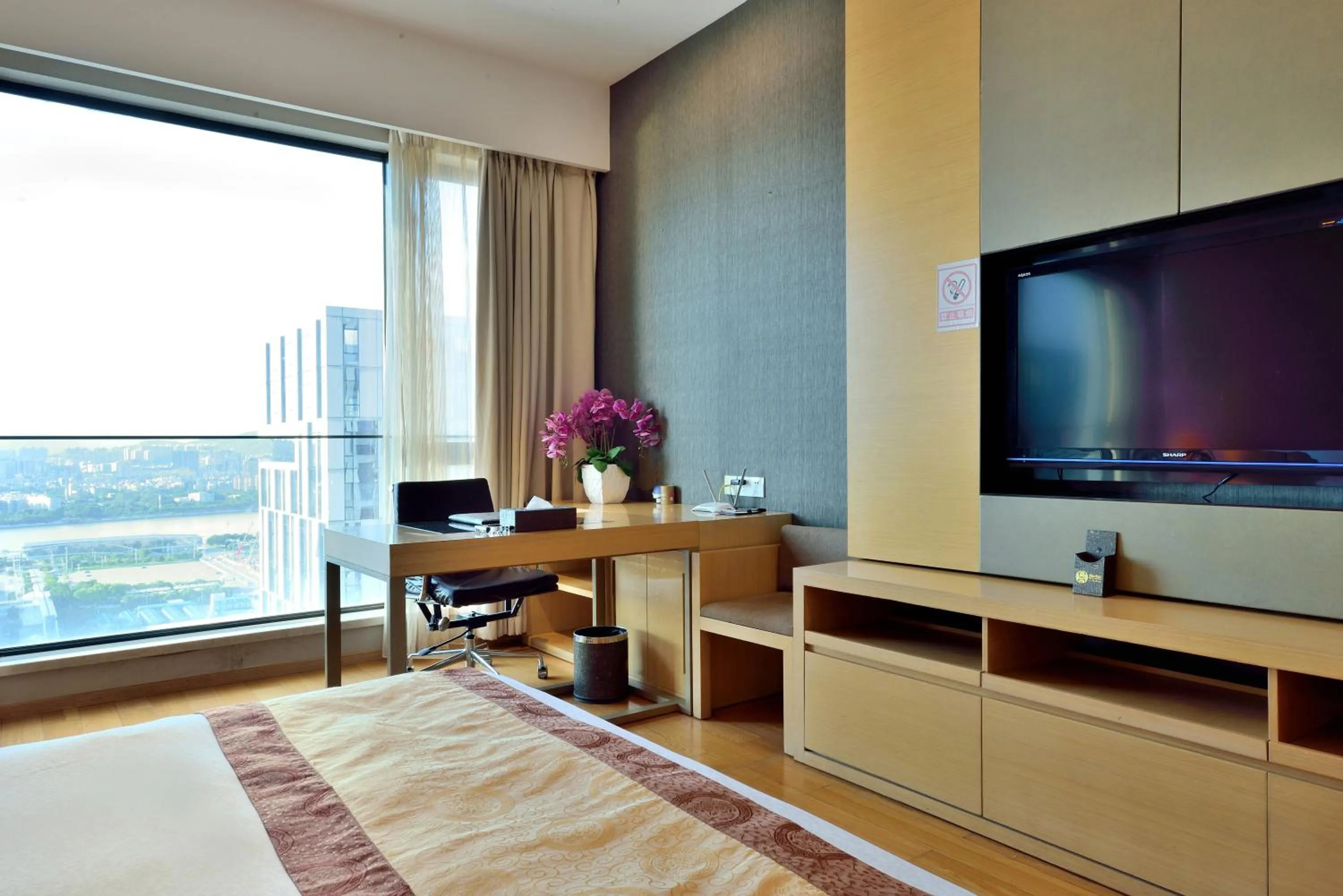 Seating area in HeeFun Apartment GZ -Poly World Trading Center-walking distance to Canton Fair