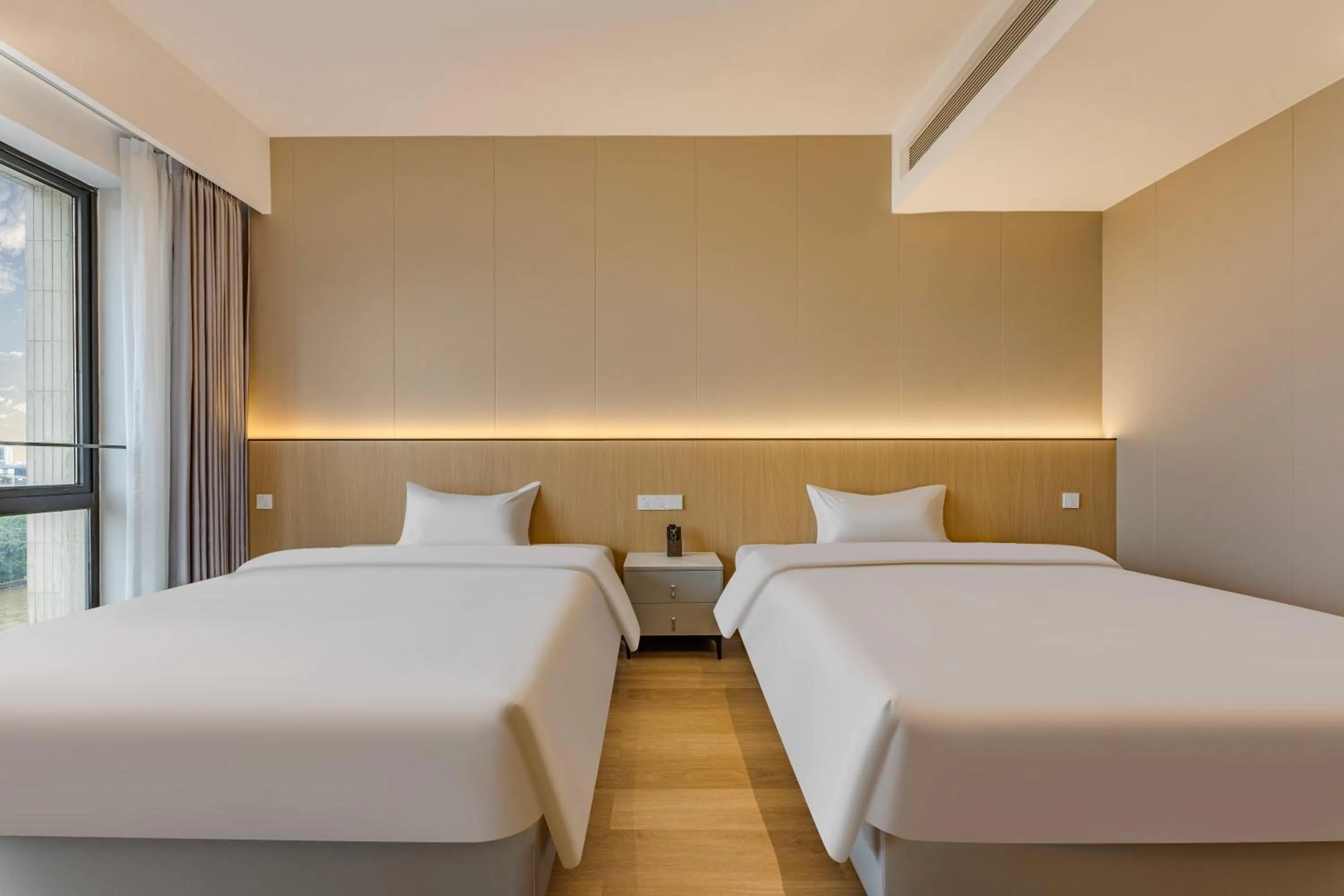 Bed in HeeFun Apartment GZ -Poly World Trading Center-walking distance to Canton Fair