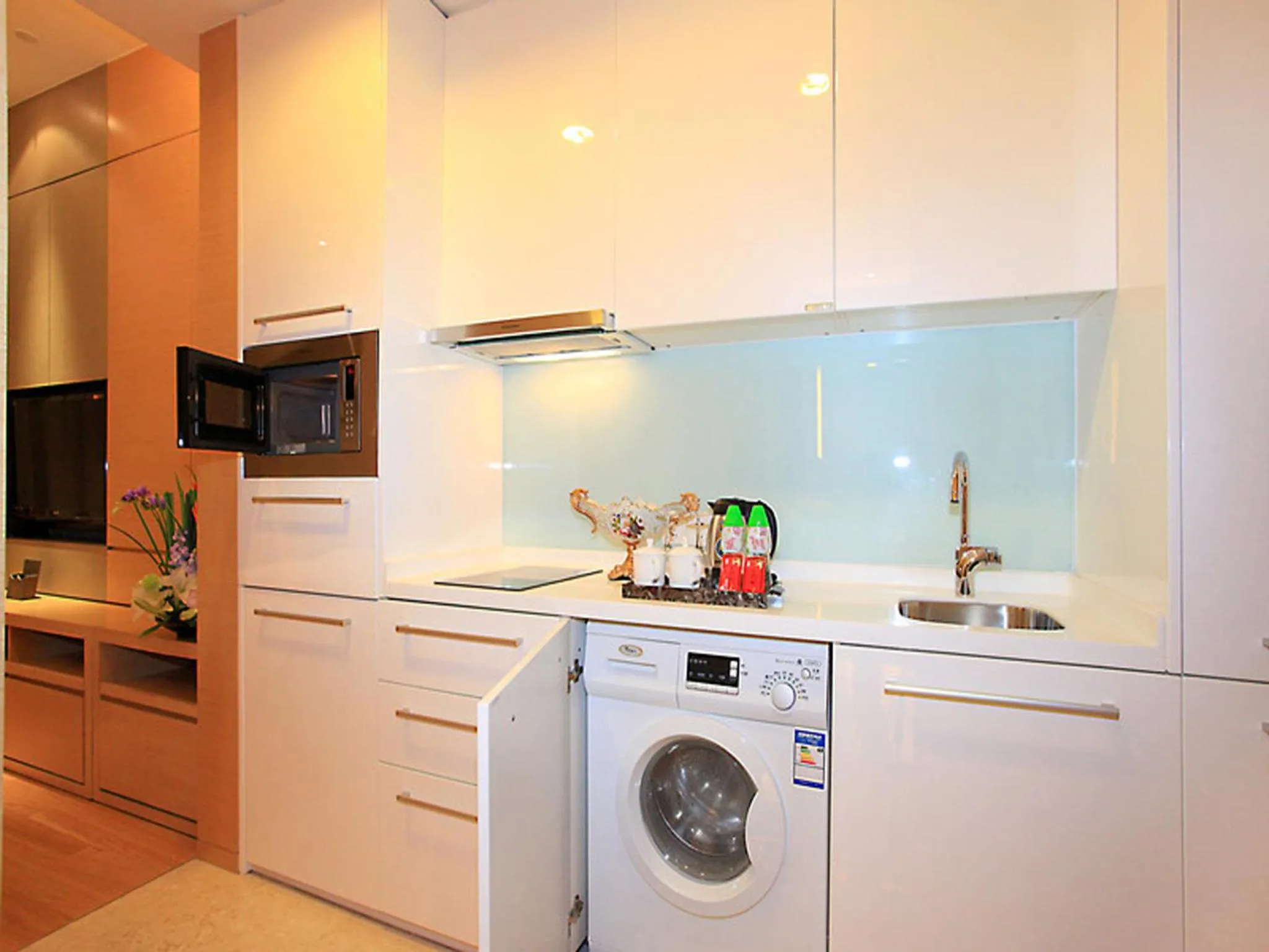 Kitchen or kitchenette in HeeFun Apartment GZ -Poly World Trading Center-walking distance to Canton Fair