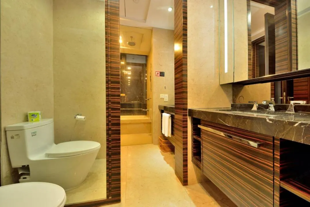 Hot Tub in HeeFun Apartment GZ -Poly World Trading Center-walking distance to Canton Fair