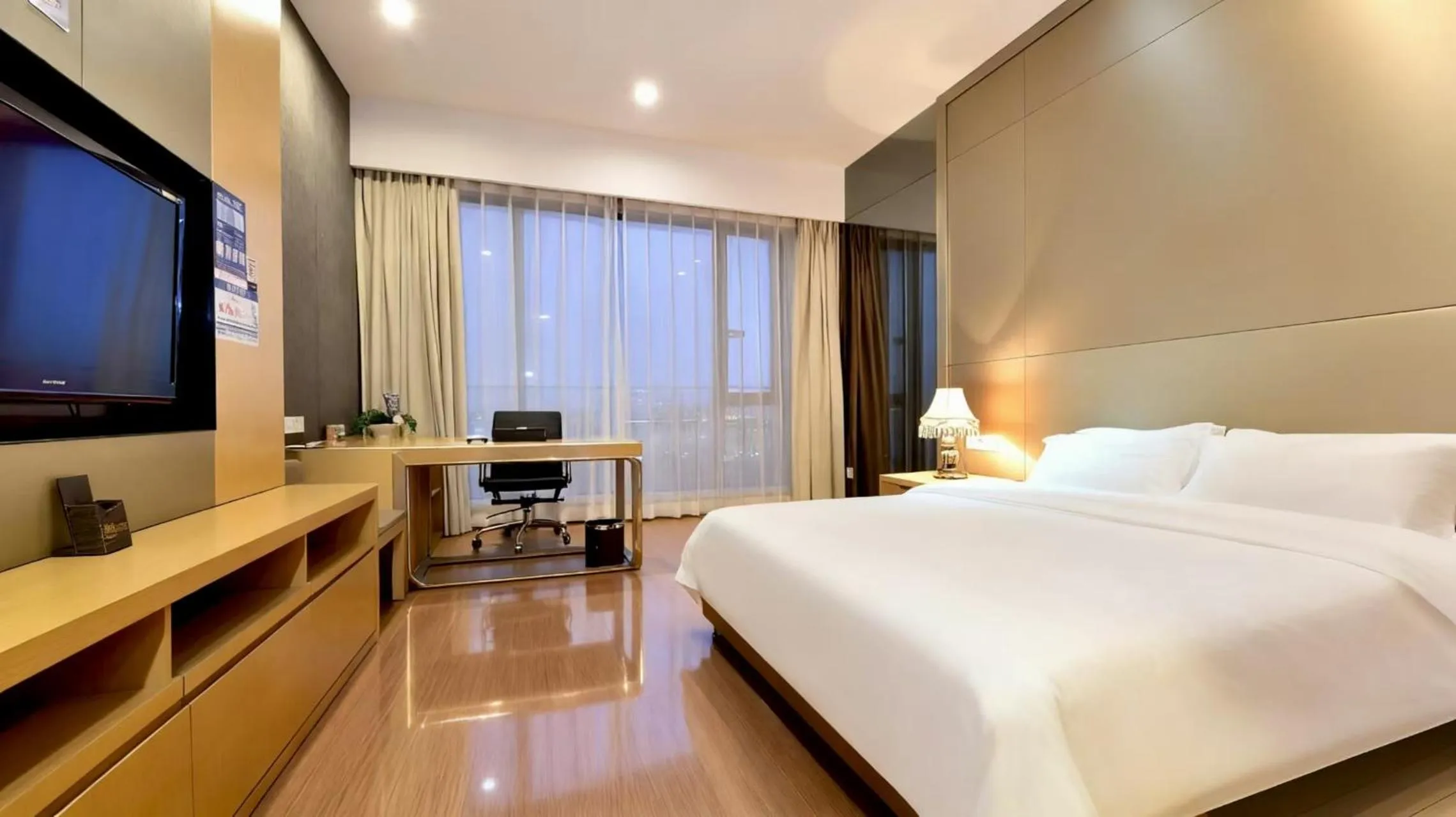 Communal lounge/ TV room, Bed in HeeFun Apartment GZ -Poly World Trading Center-walking distance to Canton Fair