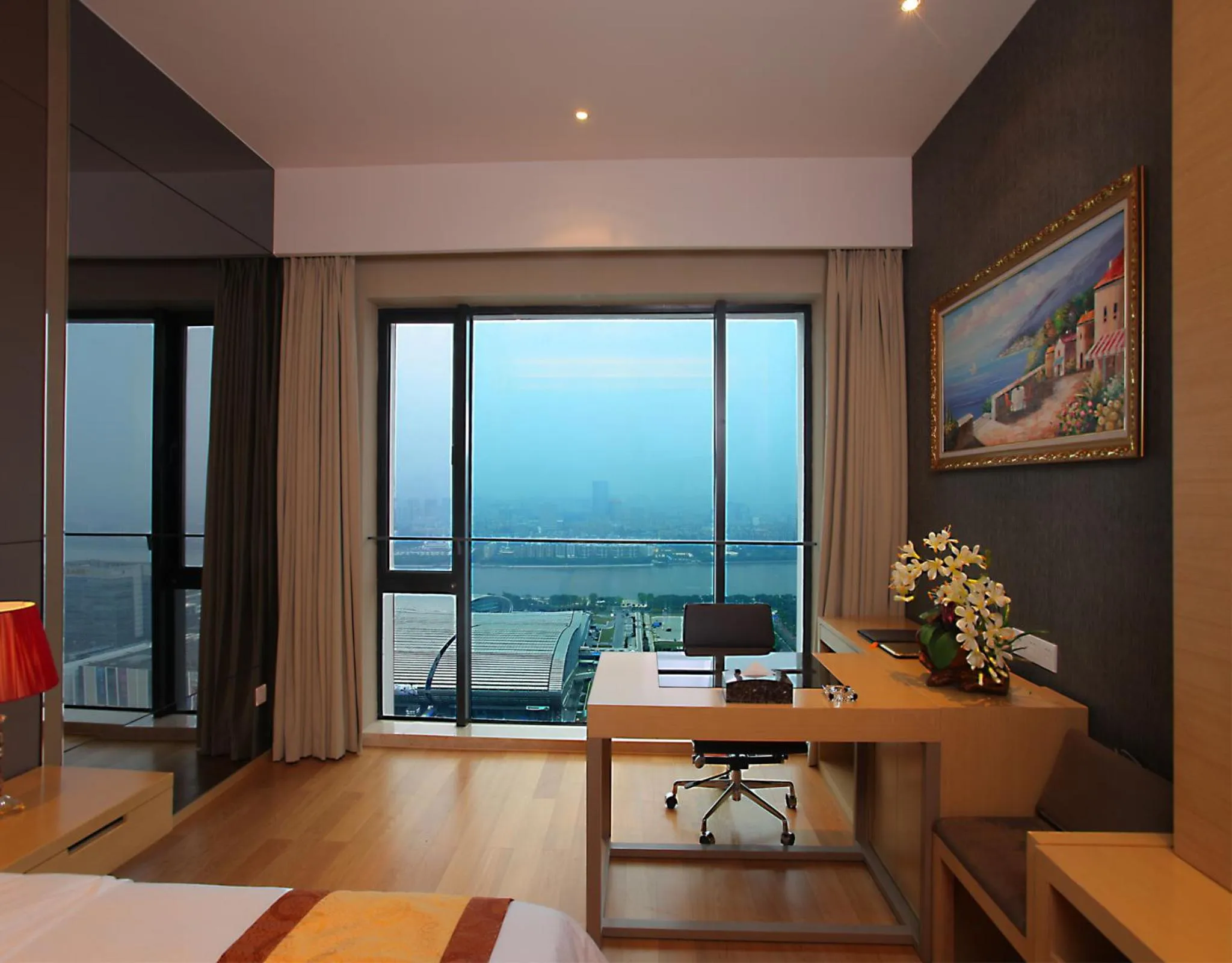 Photo of the whole room, Bed in HeeFun Apartment GZ -Poly World Trading Center-walking distance to Canton Fair