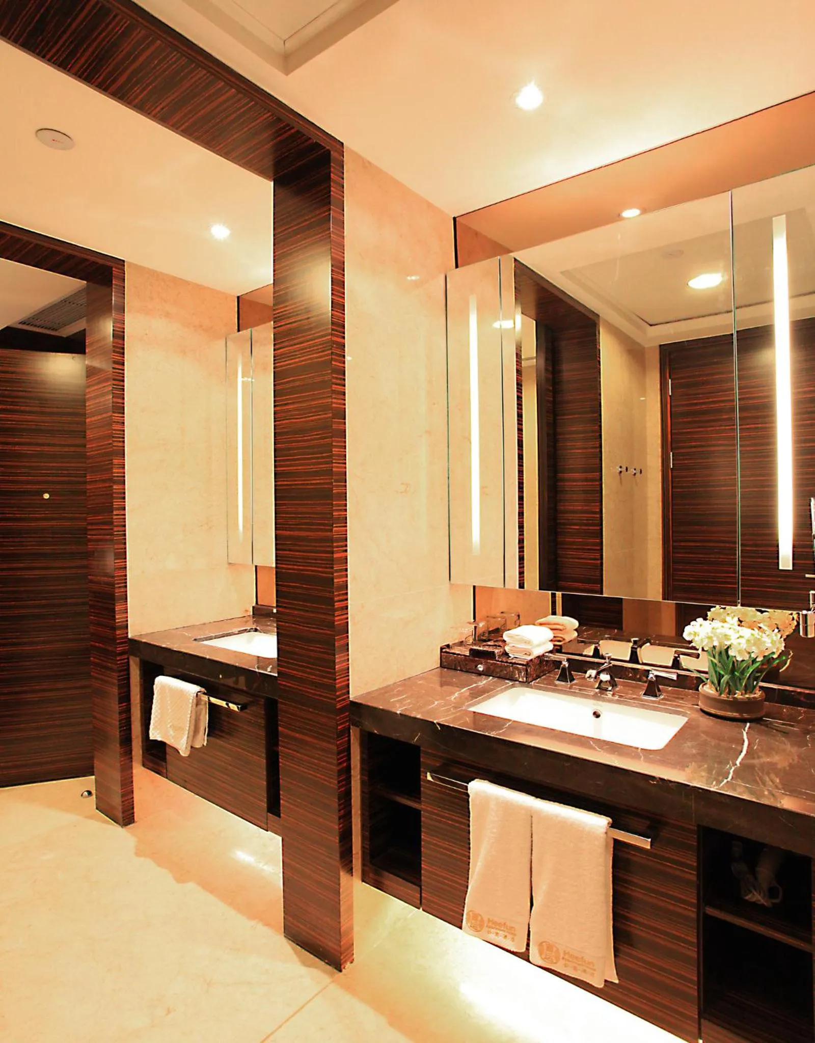 Bathroom in HeeFun Apartment GZ -Poly World Trading Center-walking distance to Canton Fair