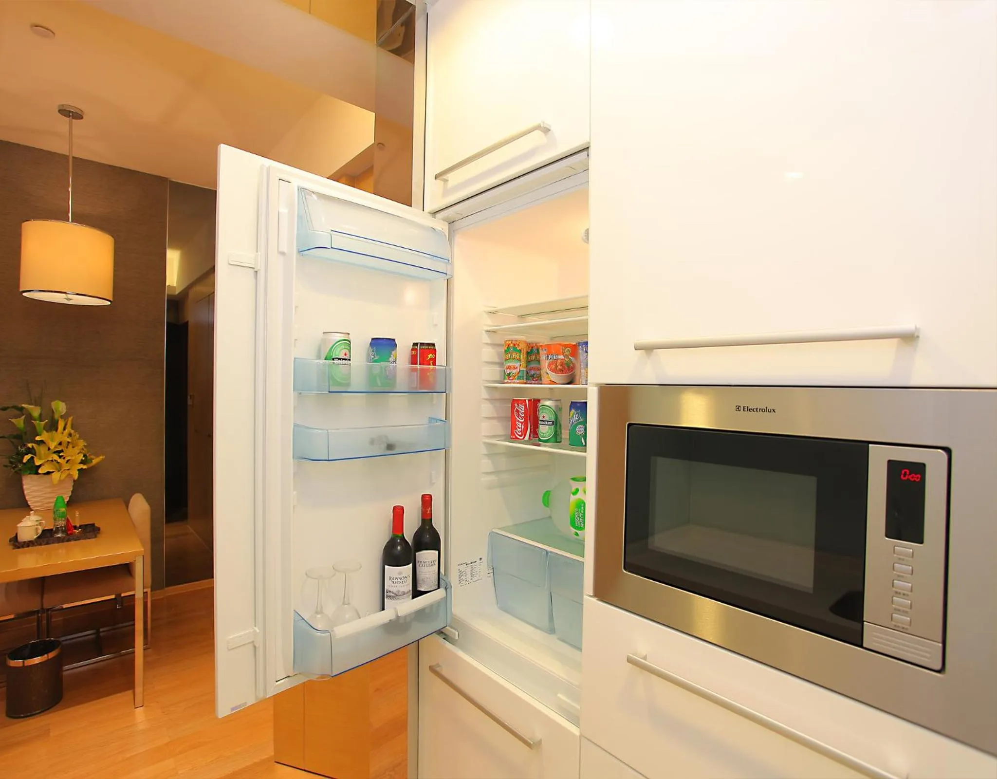 Kitchen or kitchenette in HeeFun Apartment GZ -Poly World Trading Center-walking distance to Canton Fair