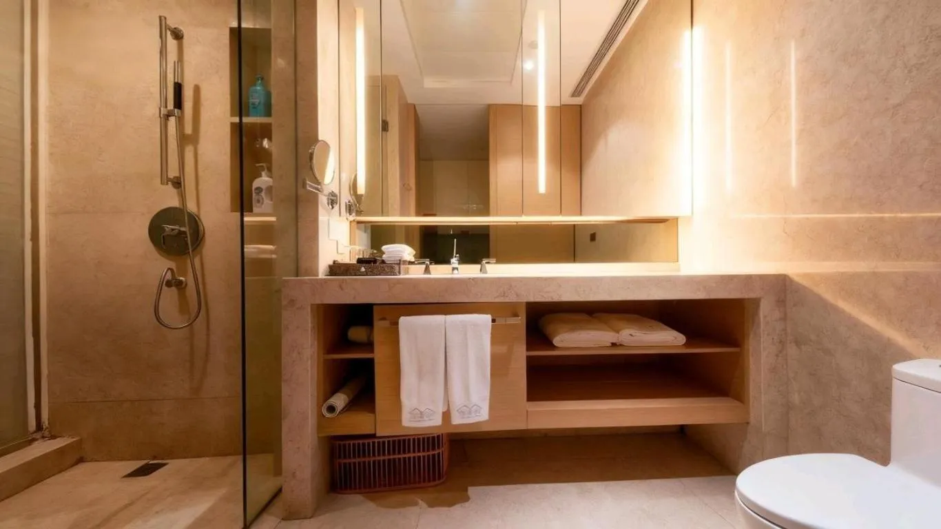 Bathroom in HeeFun Apartment GZ -Poly World Trading Center-walking distance to Canton Fair