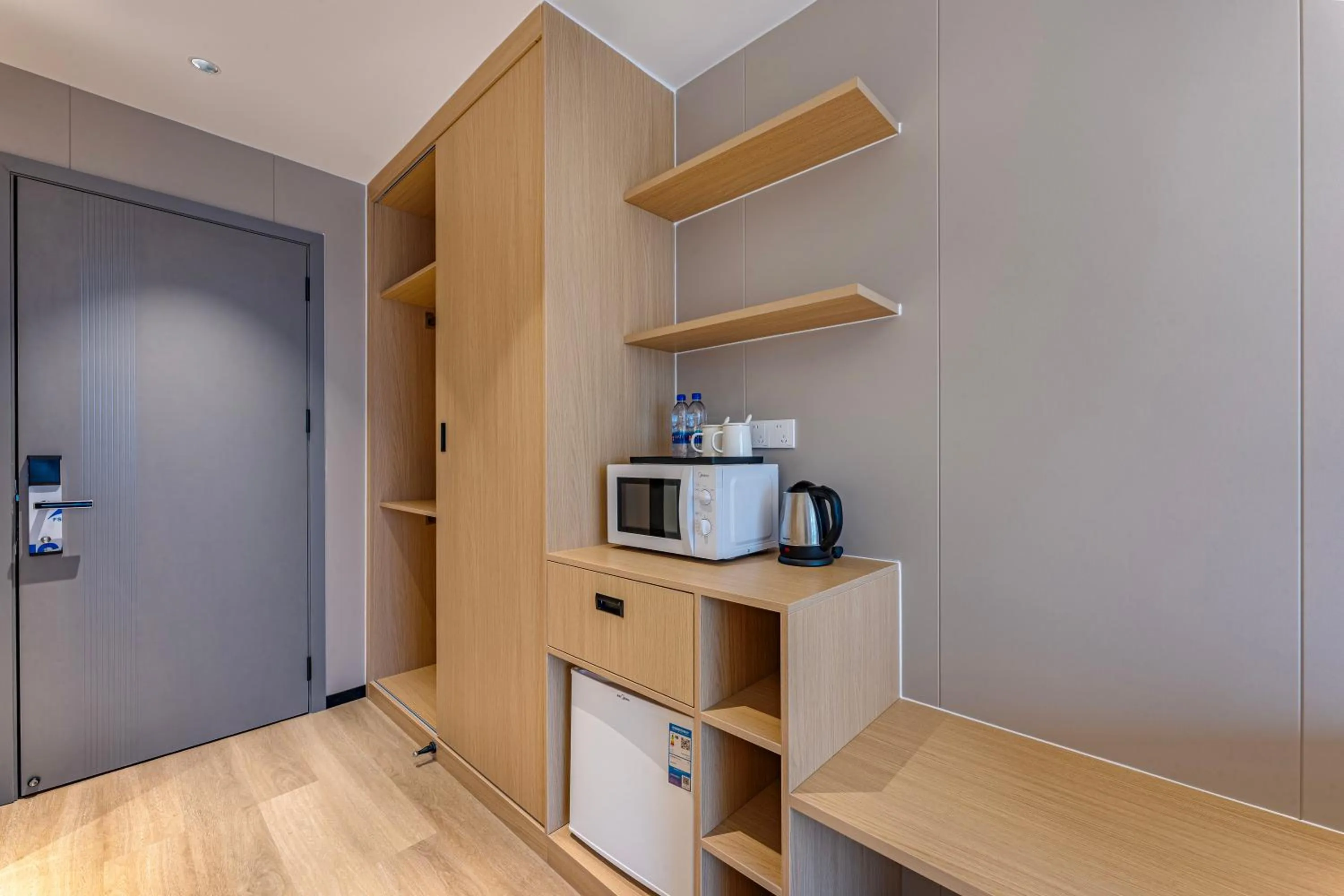 Kitchen or kitchenette in HeeFun Apartment GZ -Poly World Trading Center-walking distance to Canton Fair