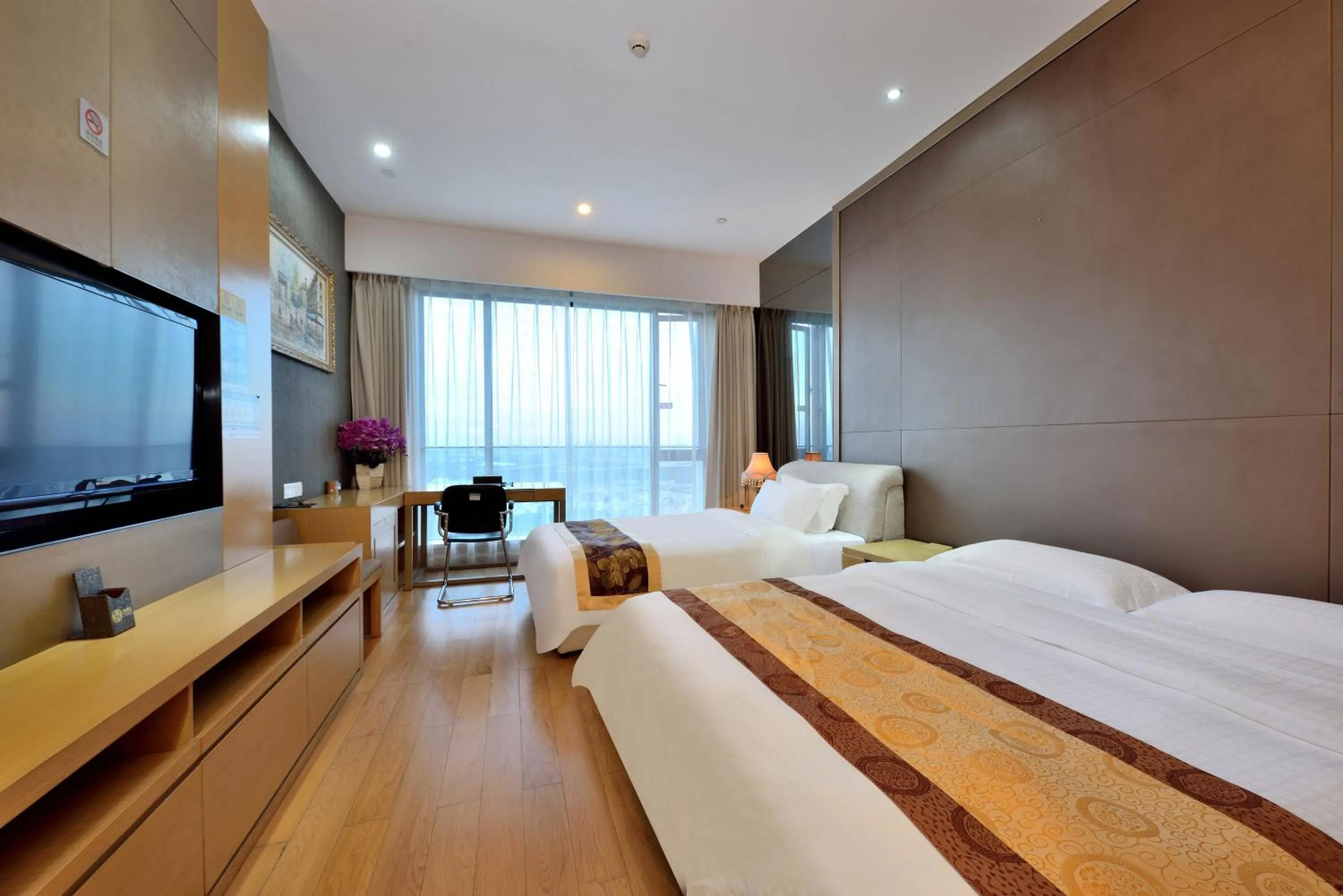 Photo of the whole room, Bed in HeeFun Apartment GZ -Poly World Trading Center-walking distance to Canton Fair