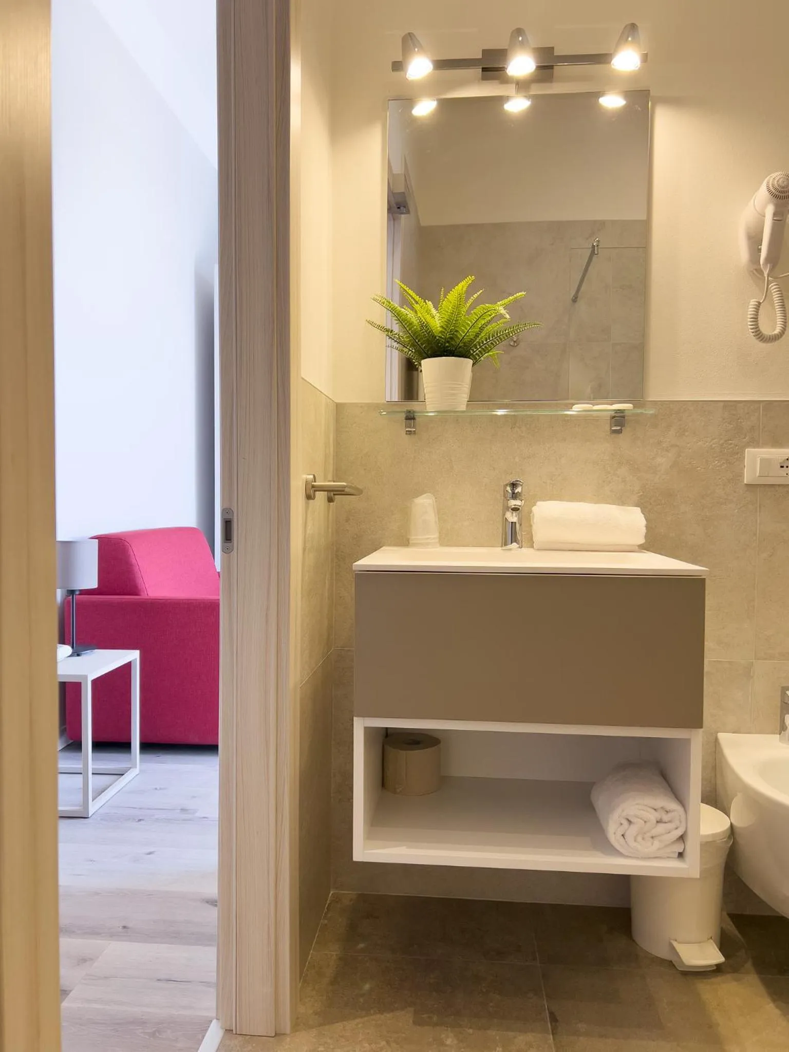 Toilet in Hotel Benacus Torri del Benaco