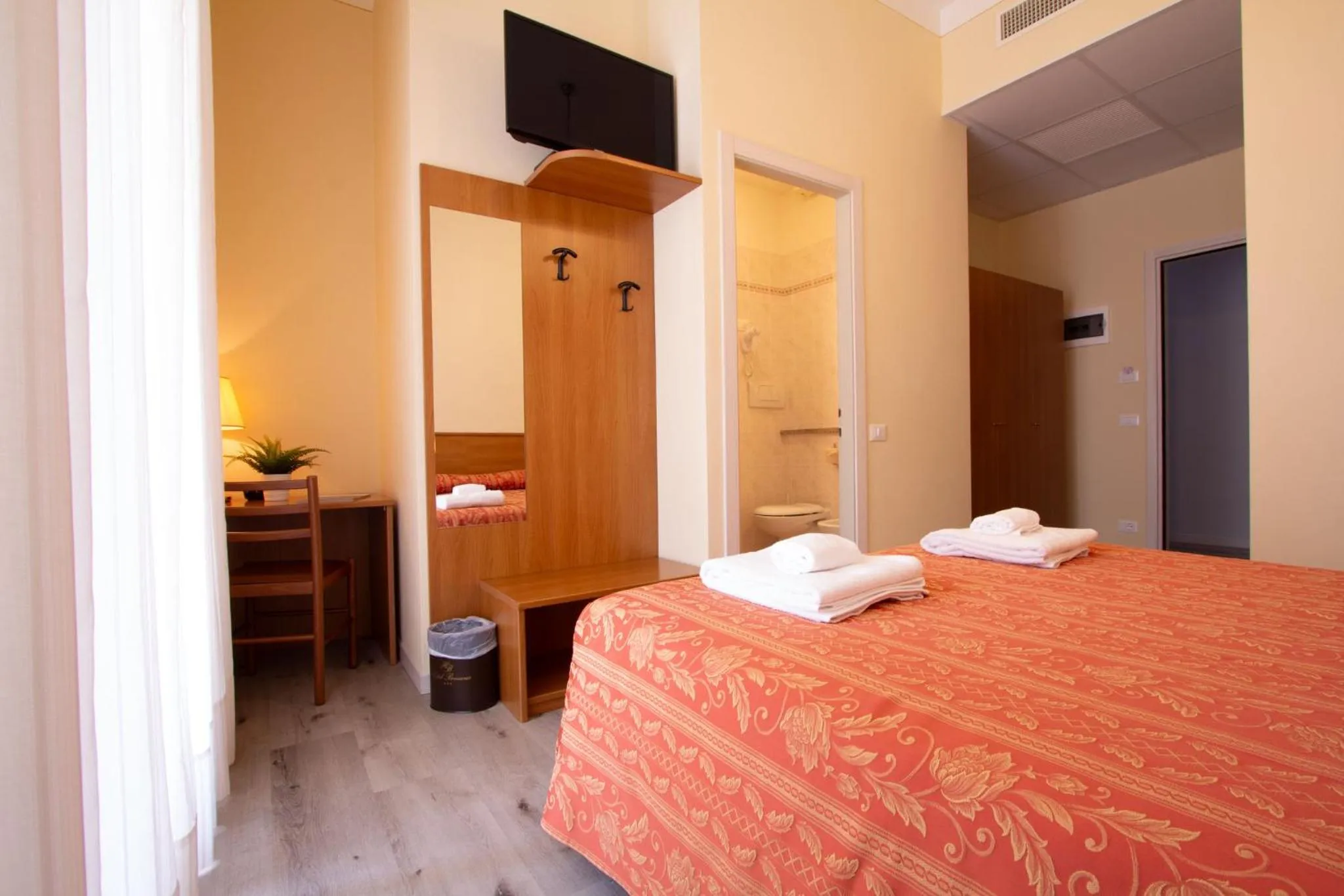 Bed in Hotel Benacus Torri del Benaco