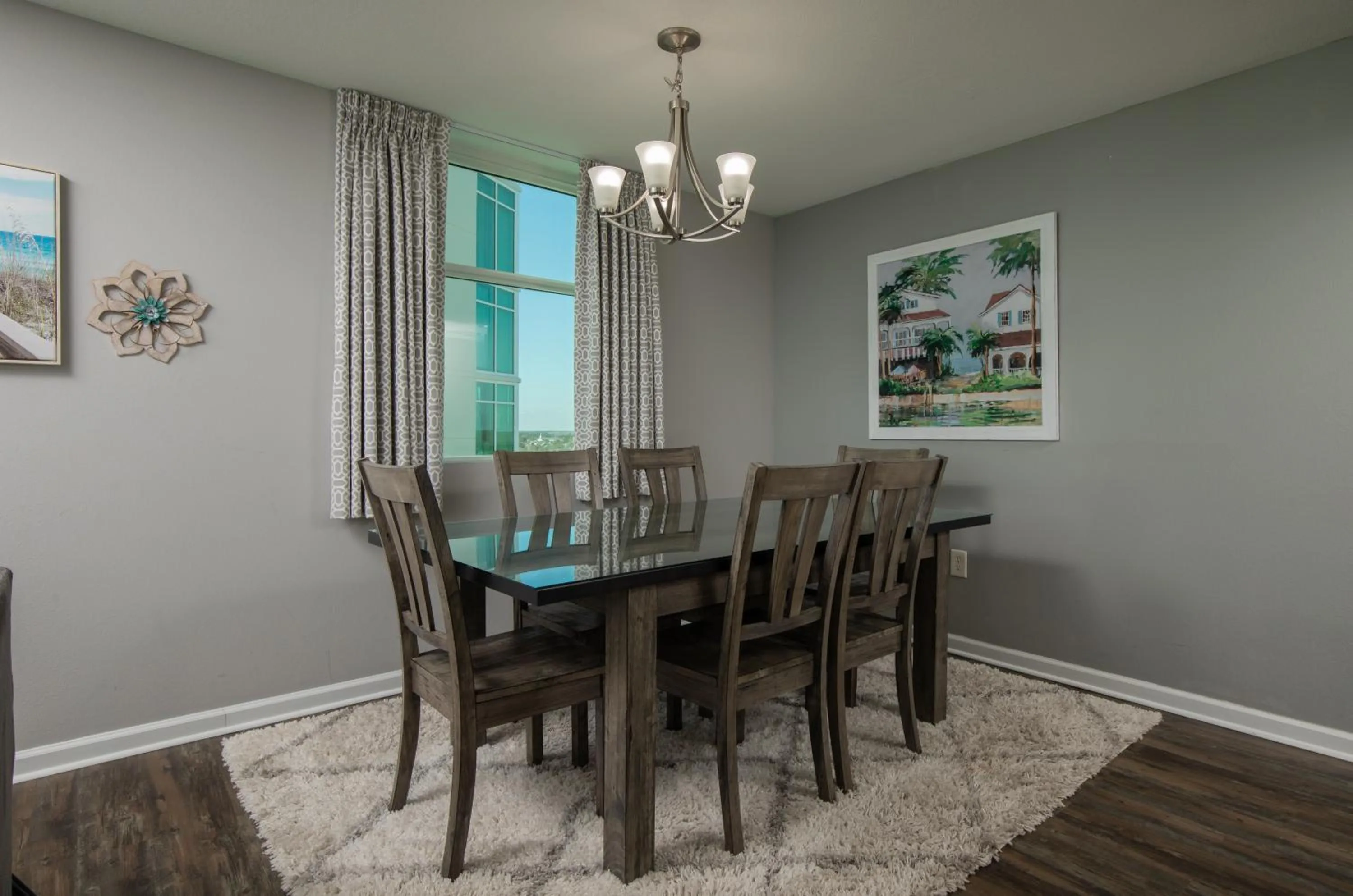 Dining area in Avista Resort
