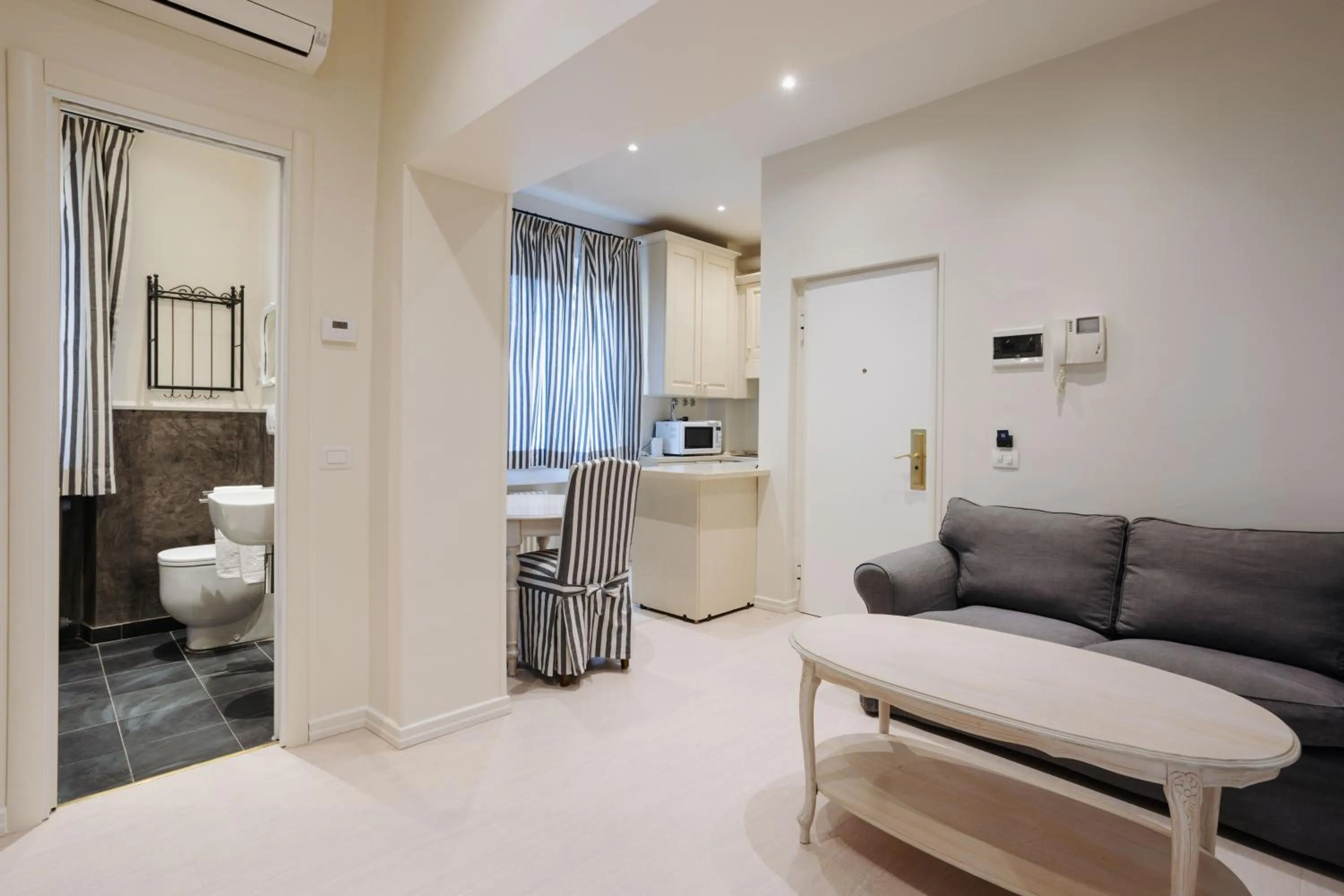 Toilet in Palazzo Dalla Rosa Prati