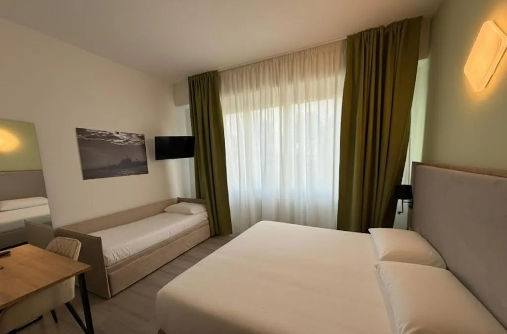 Bedroom, Bed in Hotel Bel Sito Peschiera