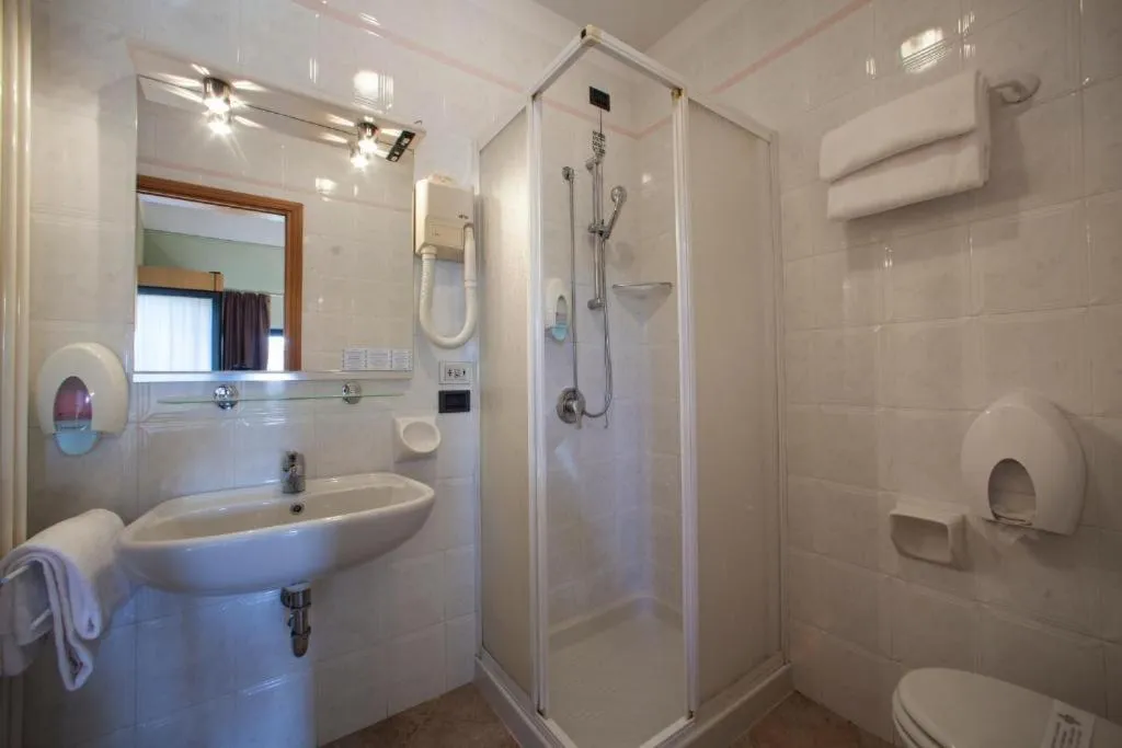 Bathroom in Hotel Bel Sito Peschiera