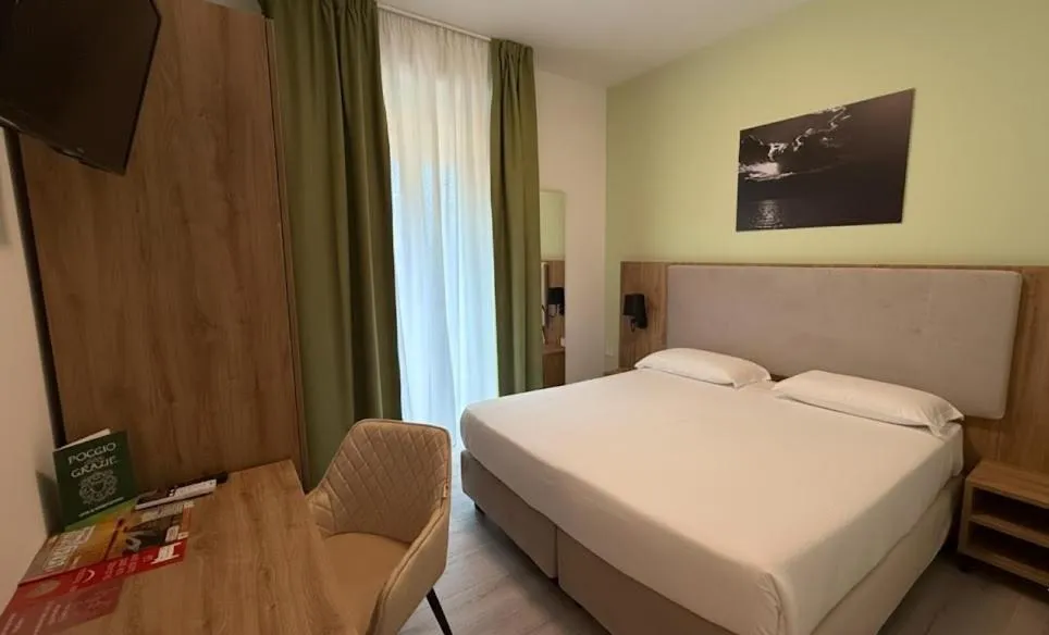 Bedroom, Bed in Hotel Bel Sito Peschiera