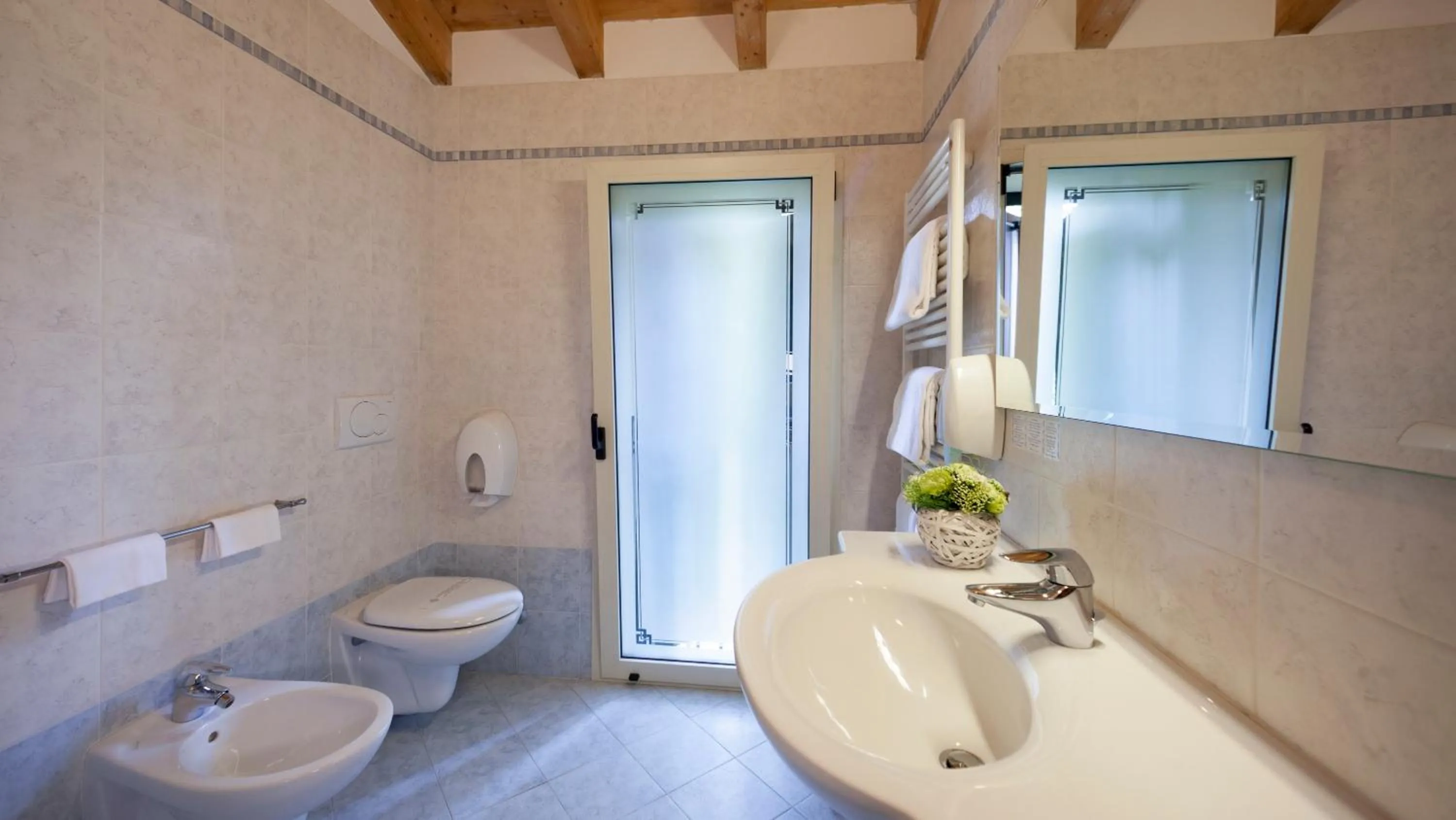 Toilet in Hotel Bel Sito Peschiera