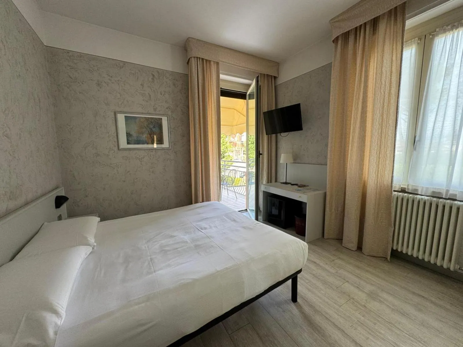 Bedroom, Bed in Hotel Bel Sito Peschiera