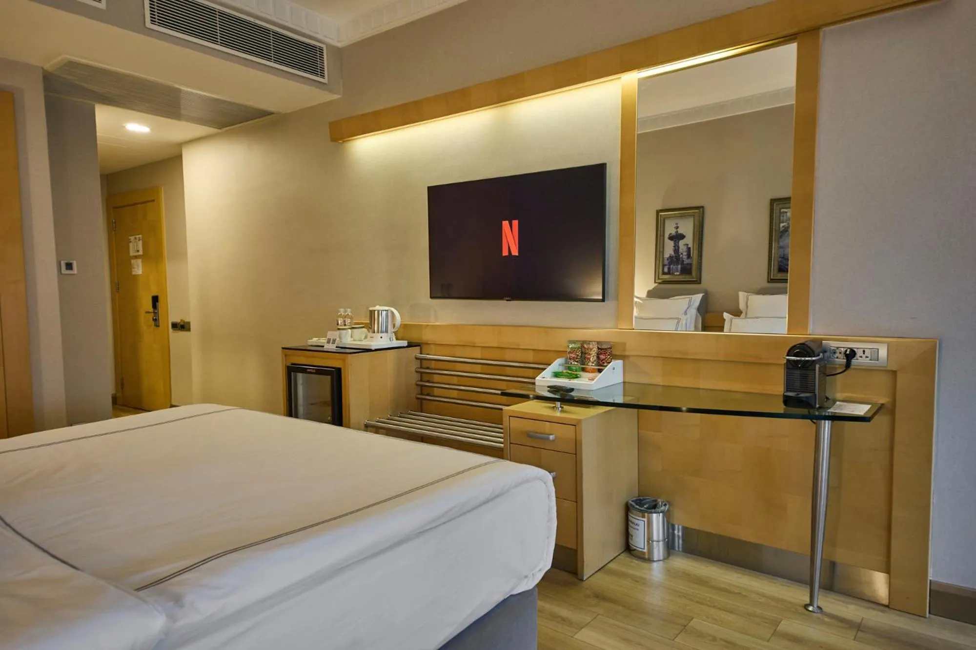 TV and multimedia, Bed in Metropolitan Hotels Ankara