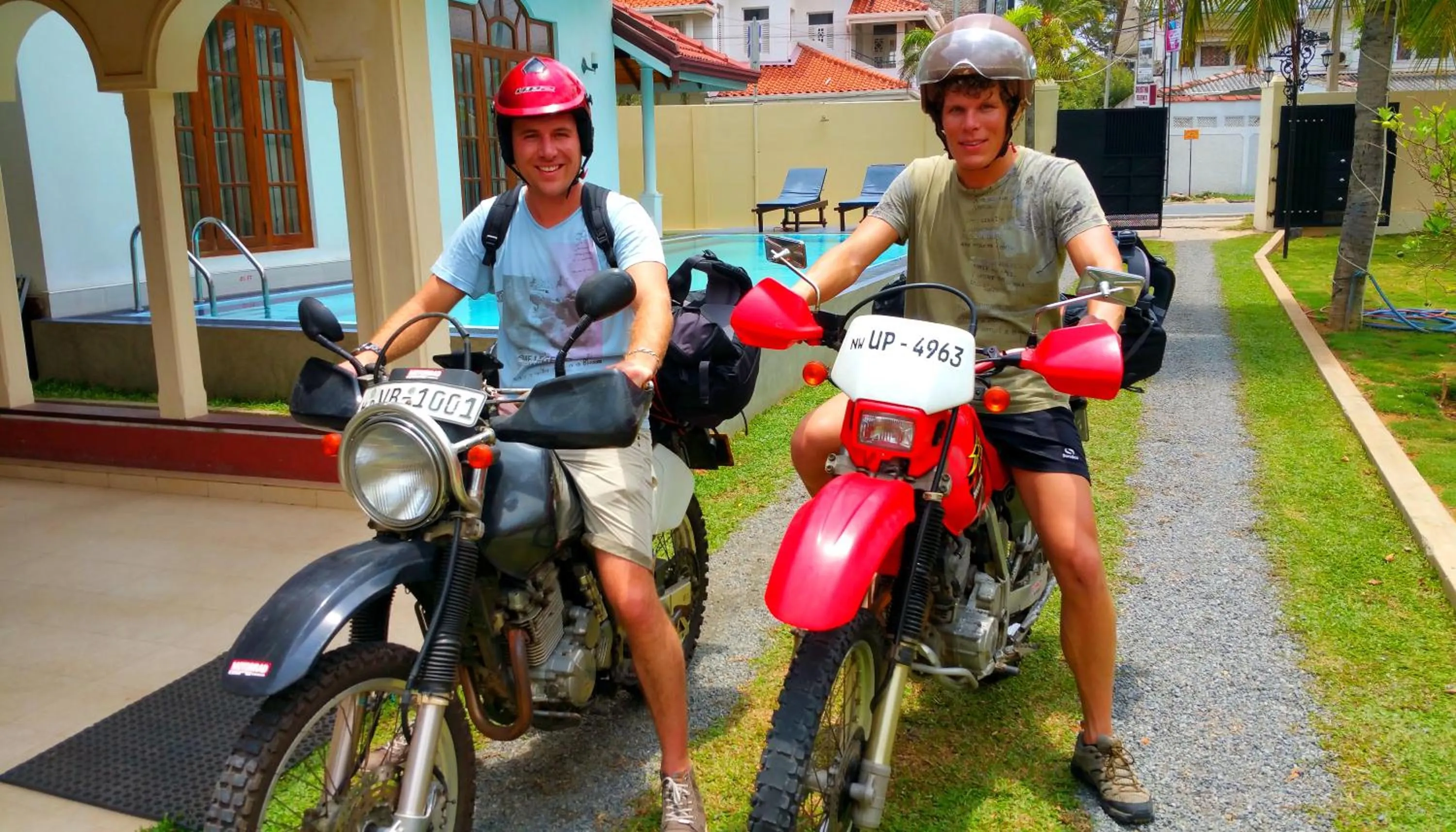 Facade/entrance in Holiday Fashion Inn