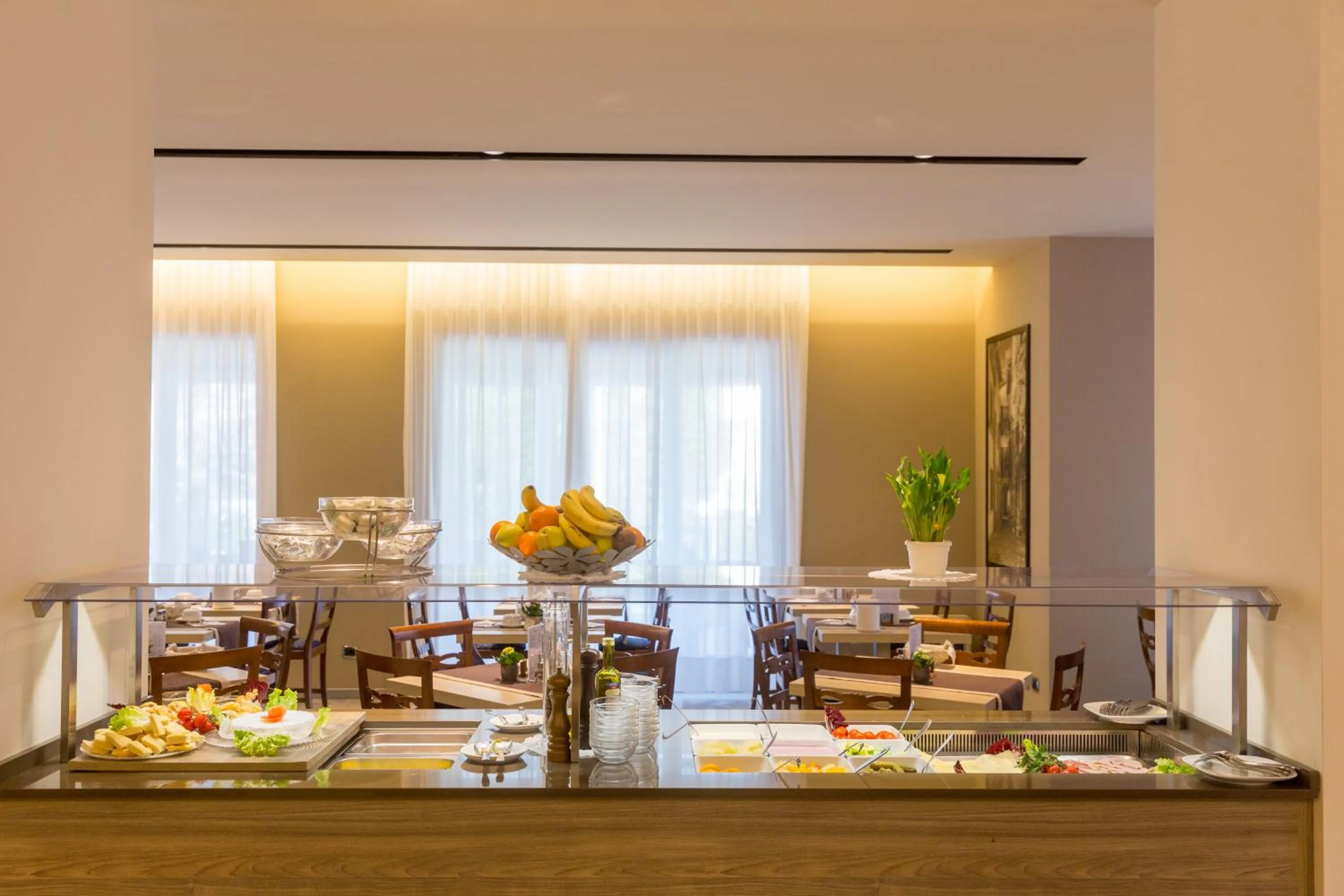 Restaurant/places to eat in Hotel Pace