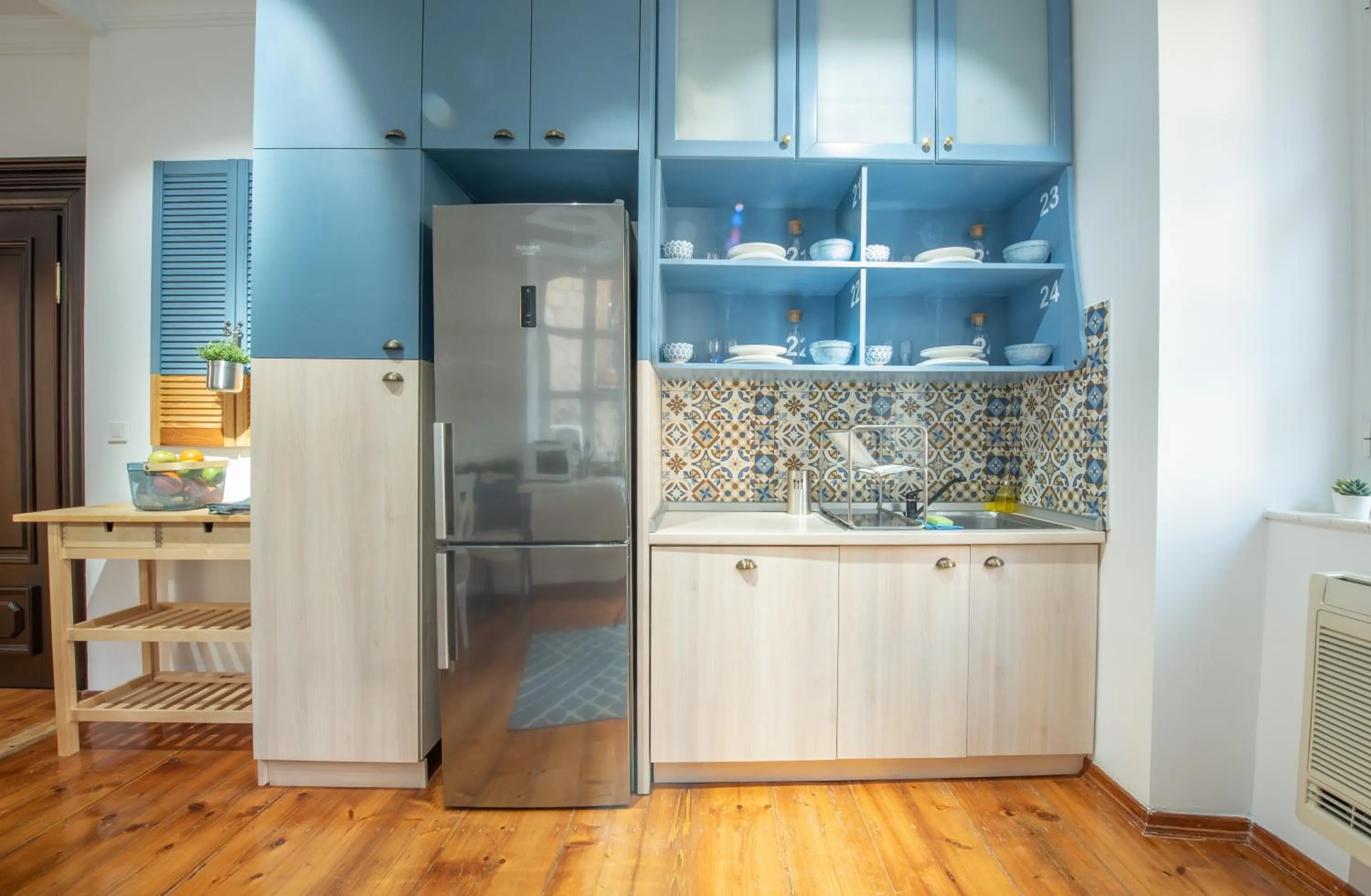 Communal kitchen in Kotor Nest