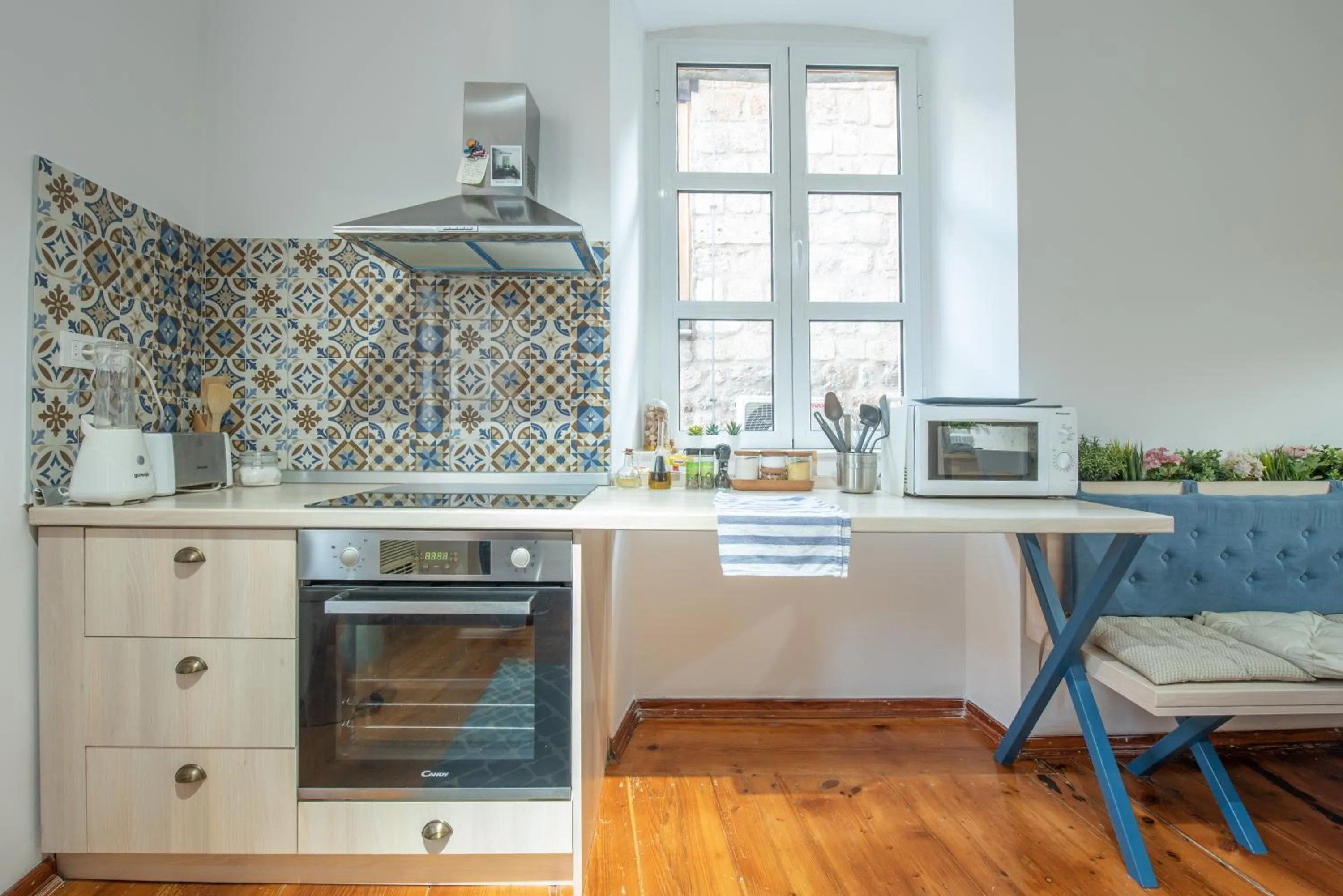 Communal kitchen in Kotor Nest