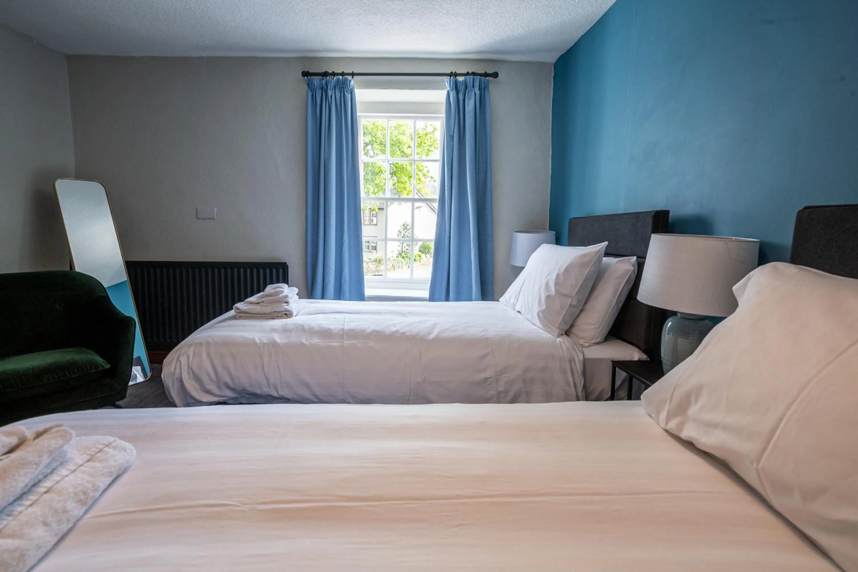 Bedroom, Bed in The Kings Arms Temple Sowerby