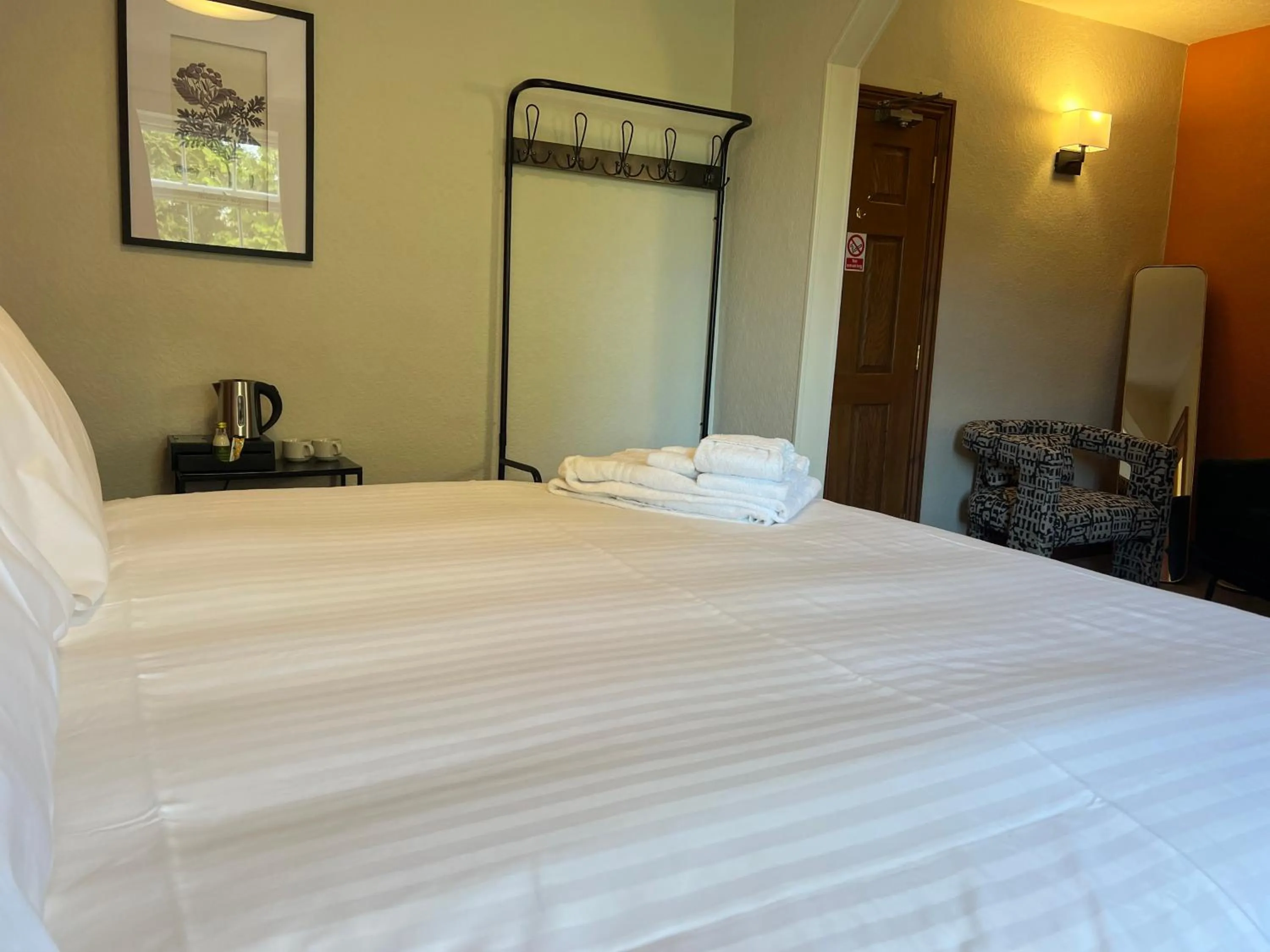 Bedroom, Bed in The Kings Arms Temple Sowerby