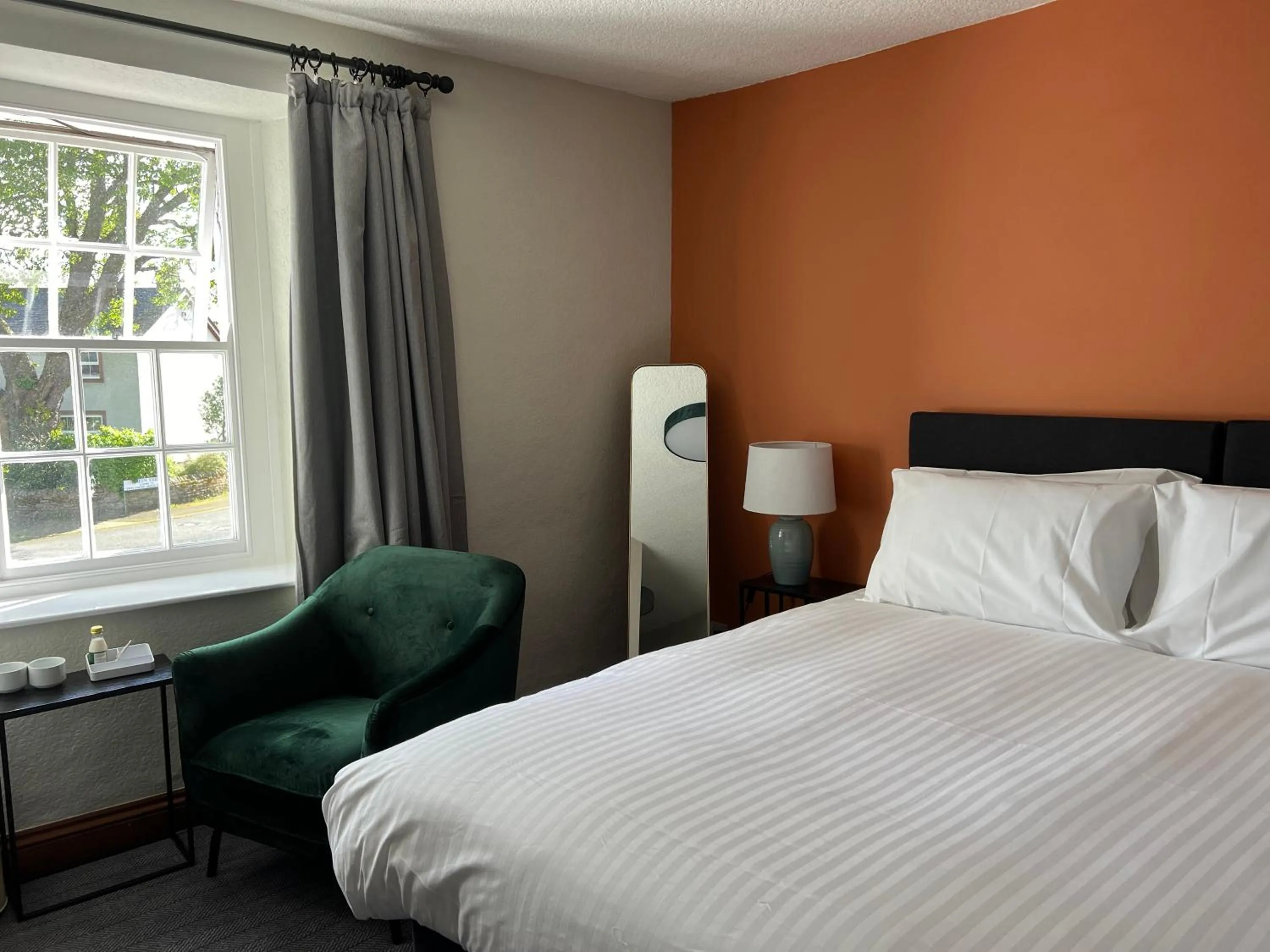 Bedroom, Bed in The Kings Arms Temple Sowerby