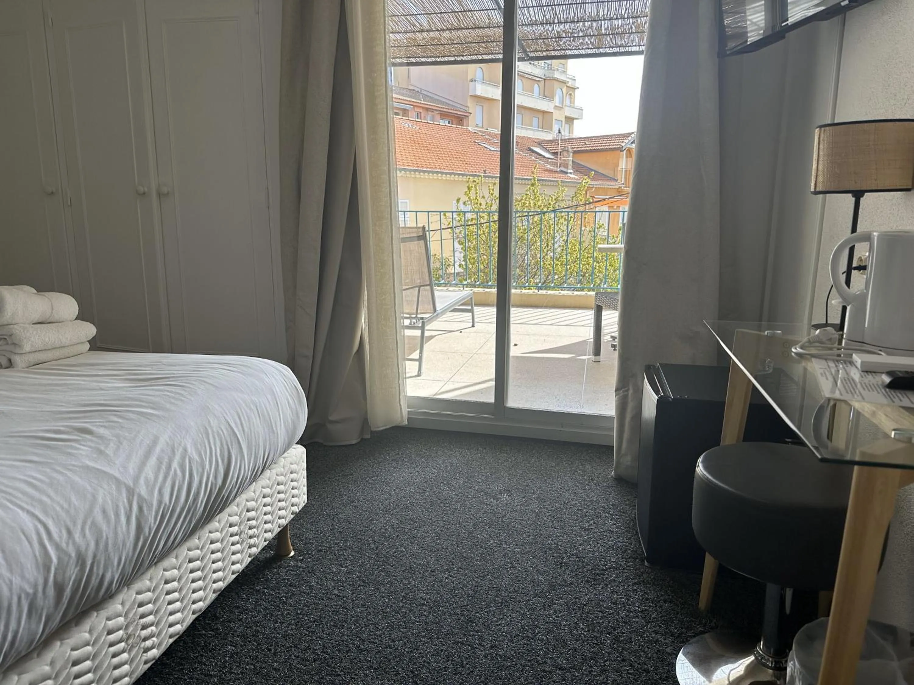 Bed in Hôtel le Chardon Bleu