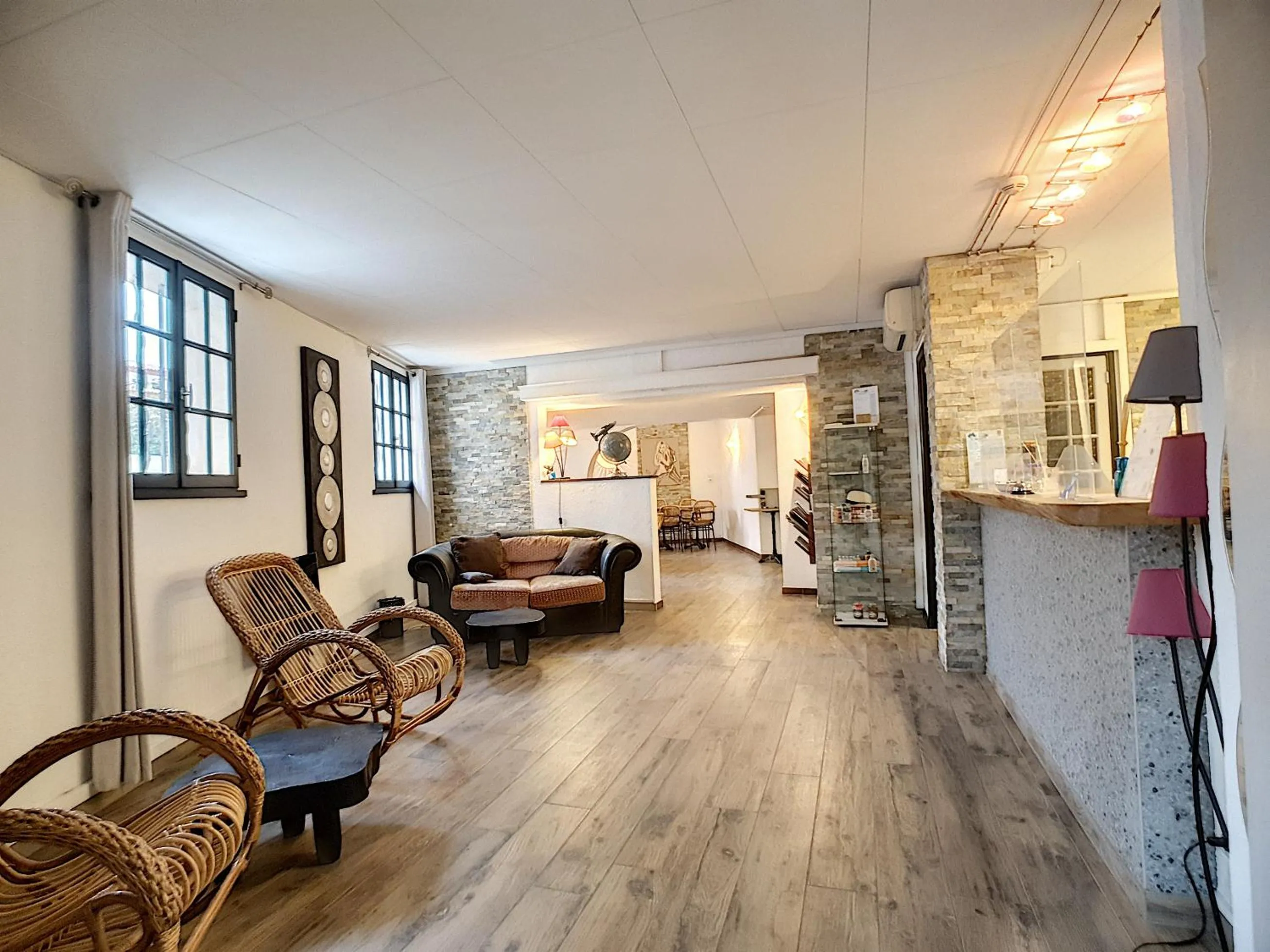 Lobby or reception in Hôtel le Chardon Bleu