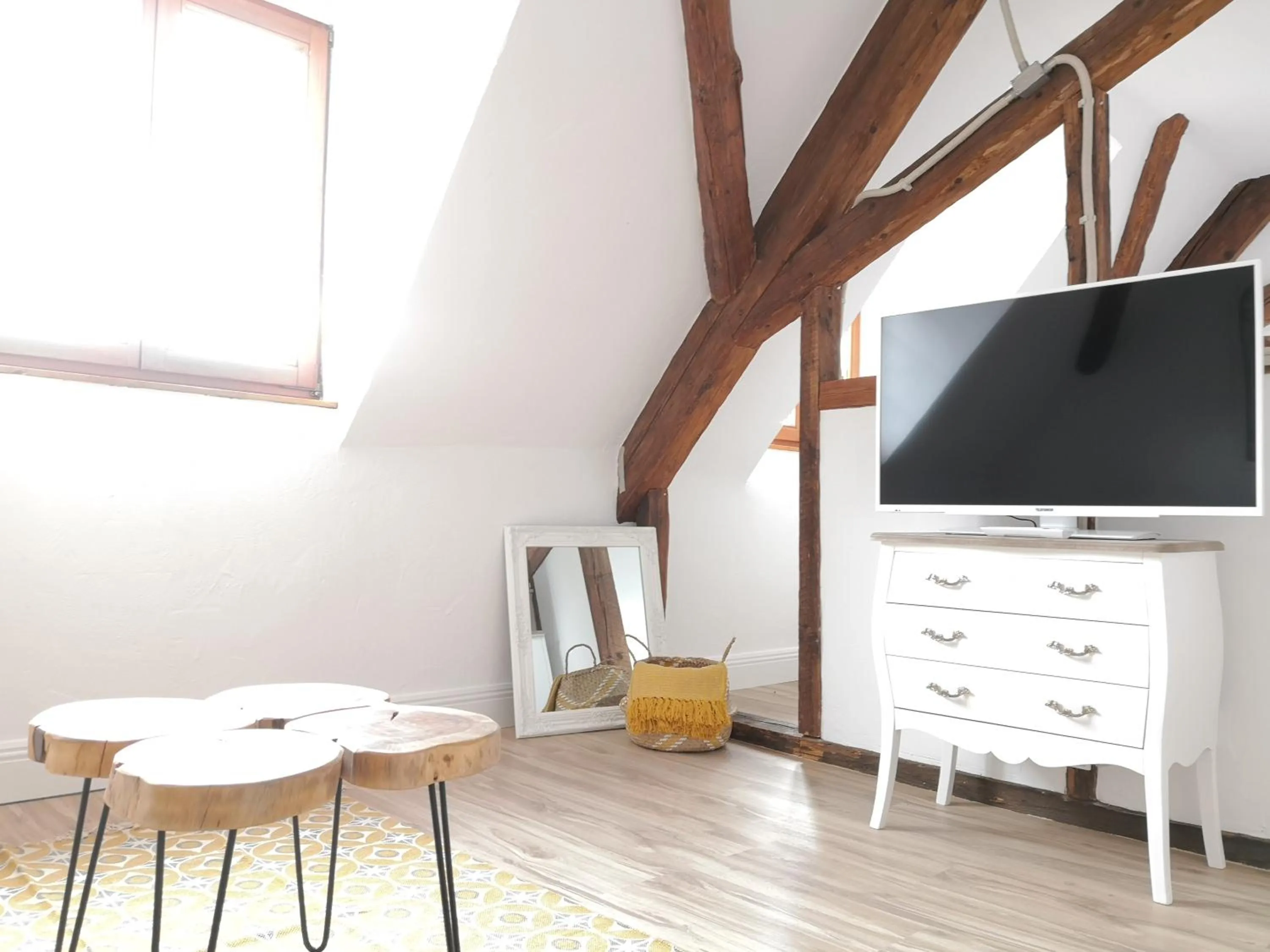 TV and multimedia in LANDHOTEL 1707 by Landgasthof Zickler