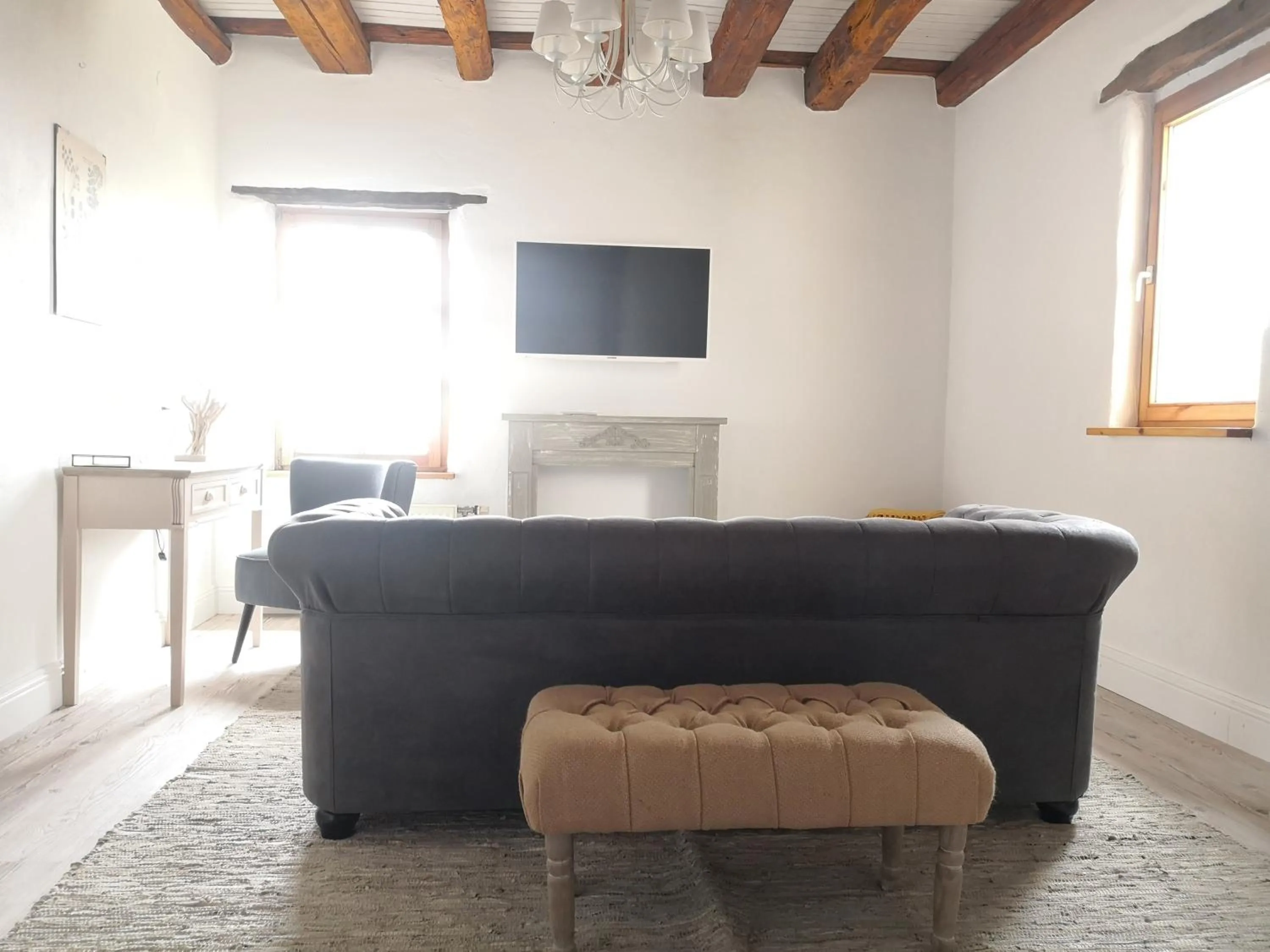 Living room in LANDHOTEL 1707 by Landgasthof Zickler