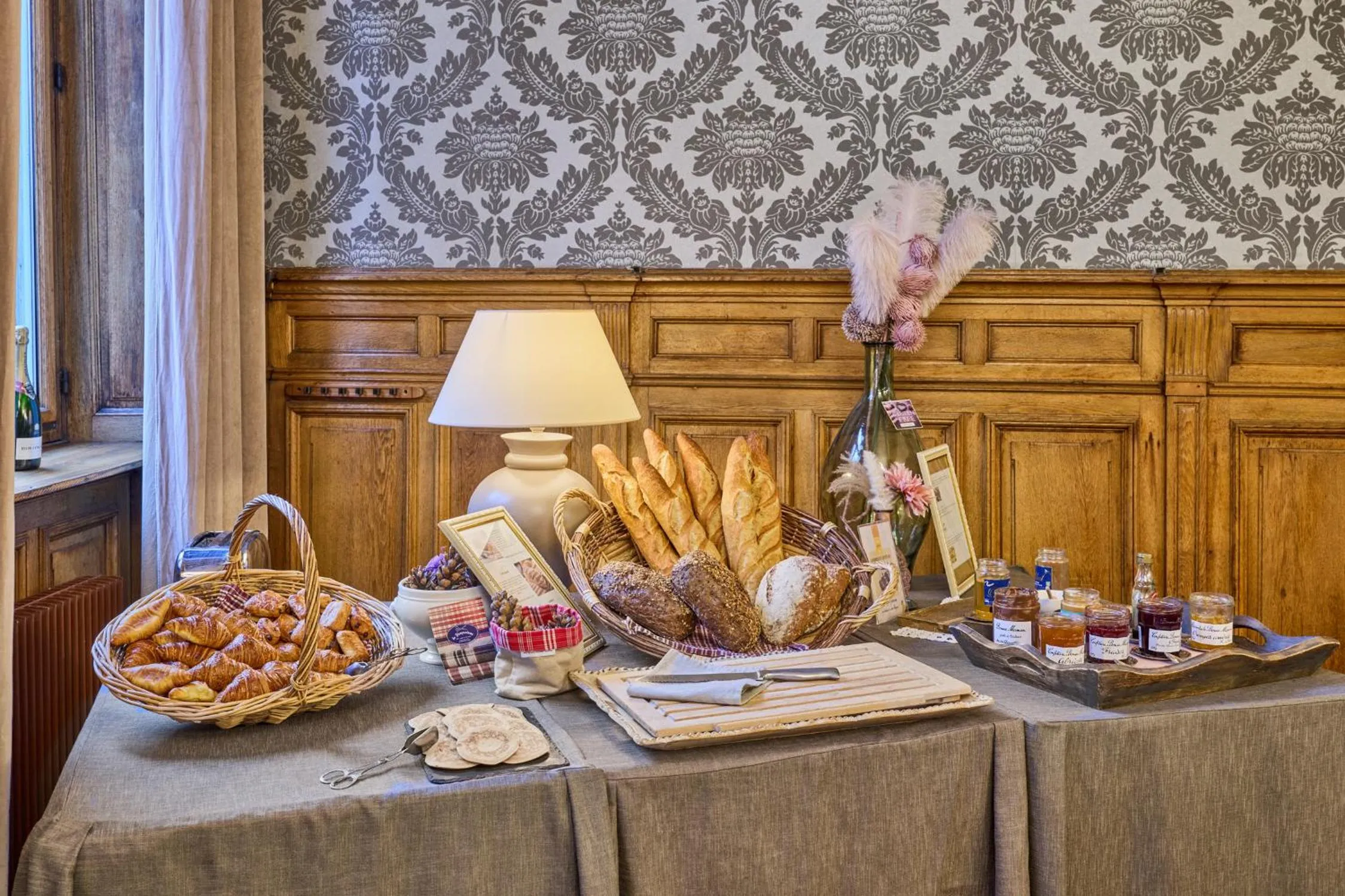 Breakfast in The Originals Boutique, Hôtel de la Balance, Montbéliard