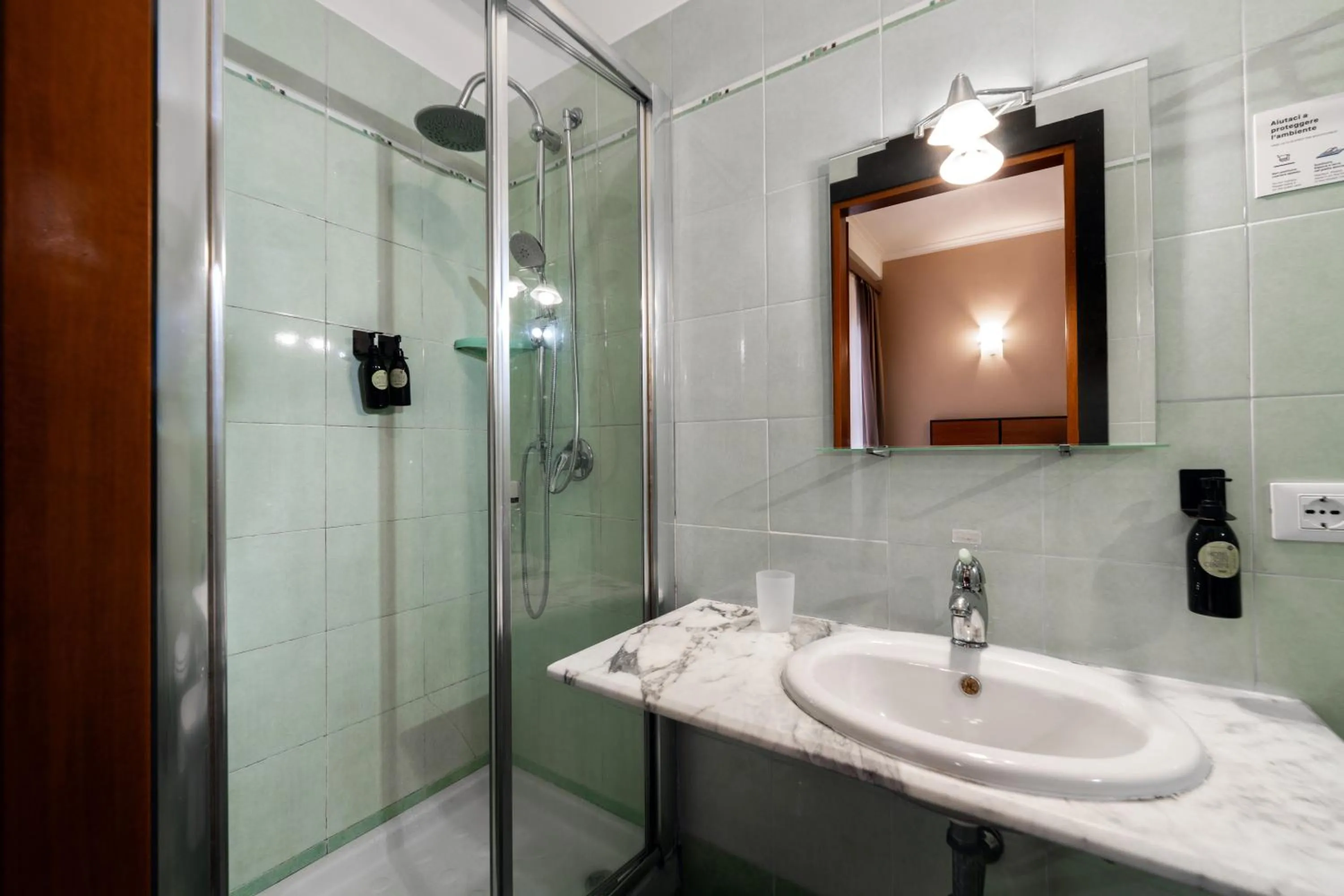 Shower in Hotel City Center