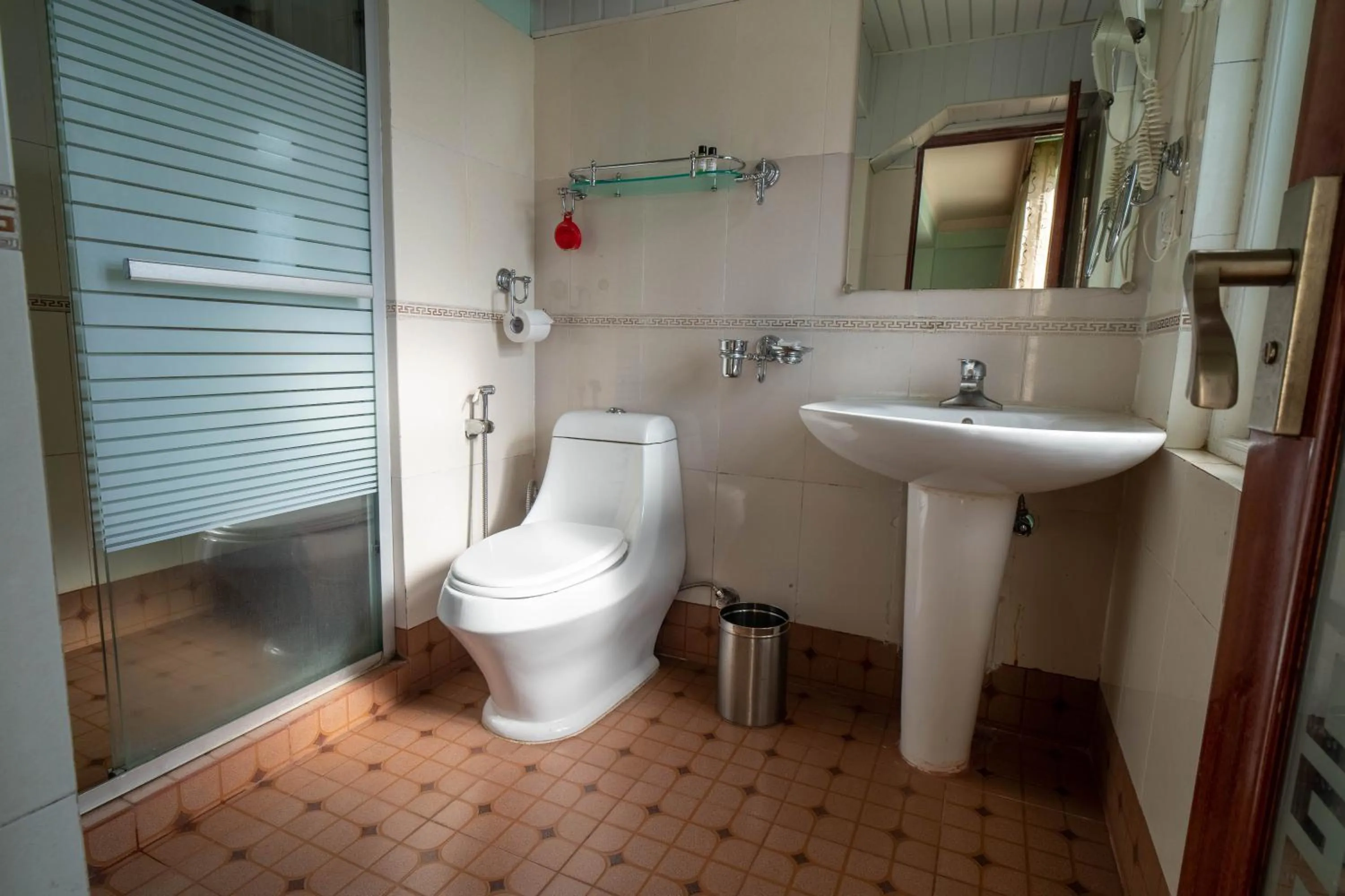 Toilet in Little Tibet Resort Mall Road