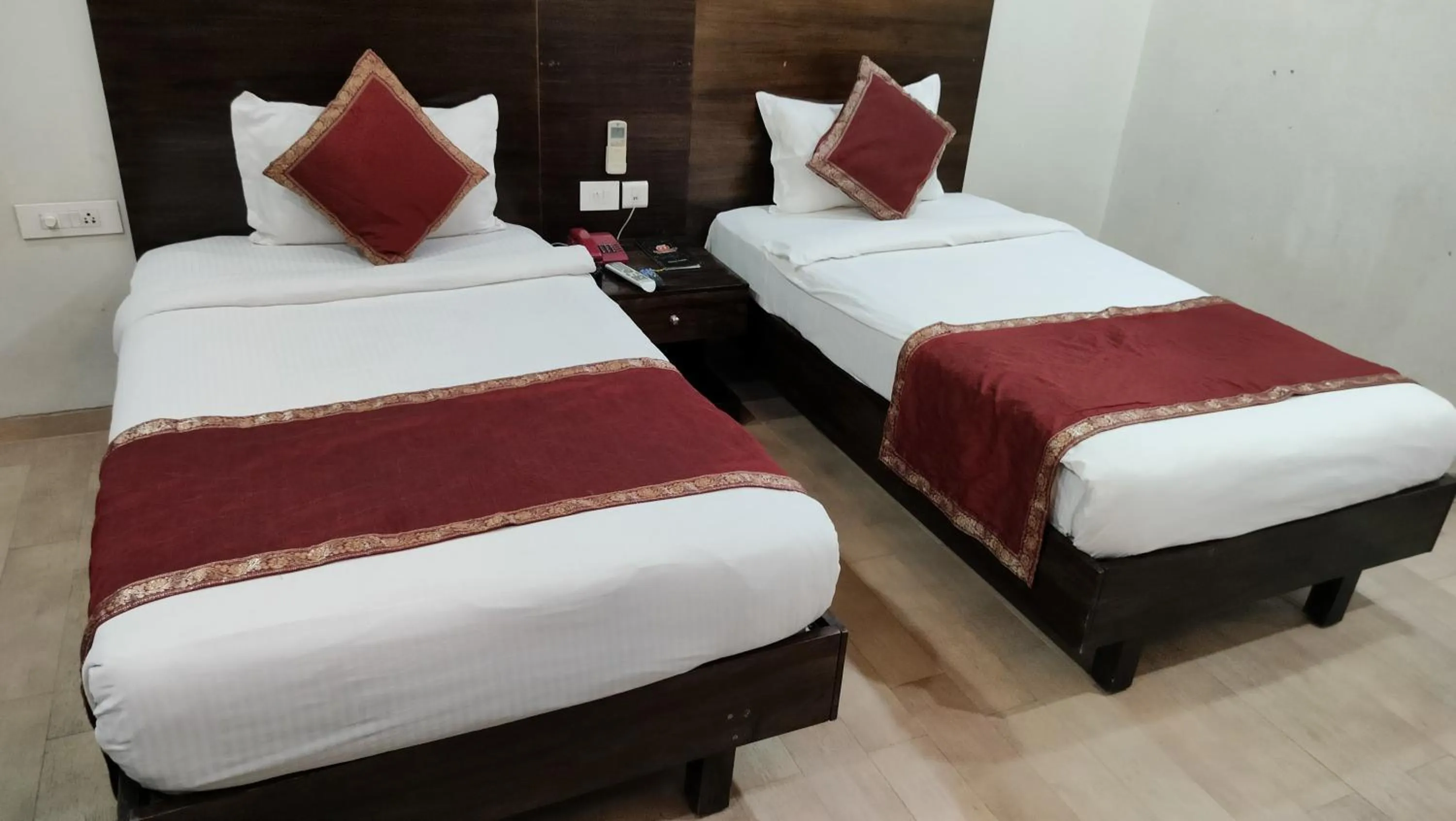 Photo of the whole room, Bed in 66 Residencey