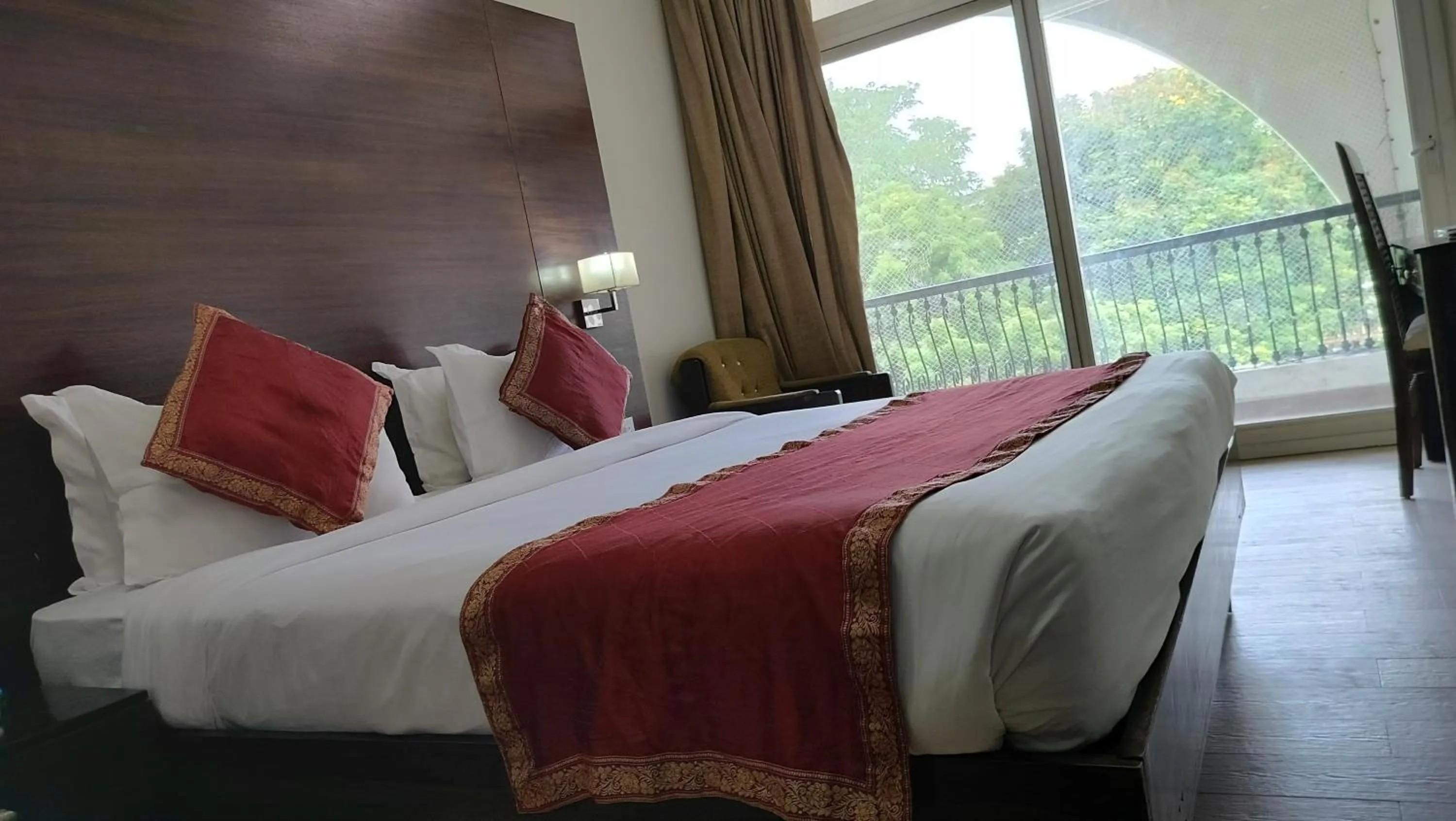 Photo of the whole room, Bed in 66 Residencey