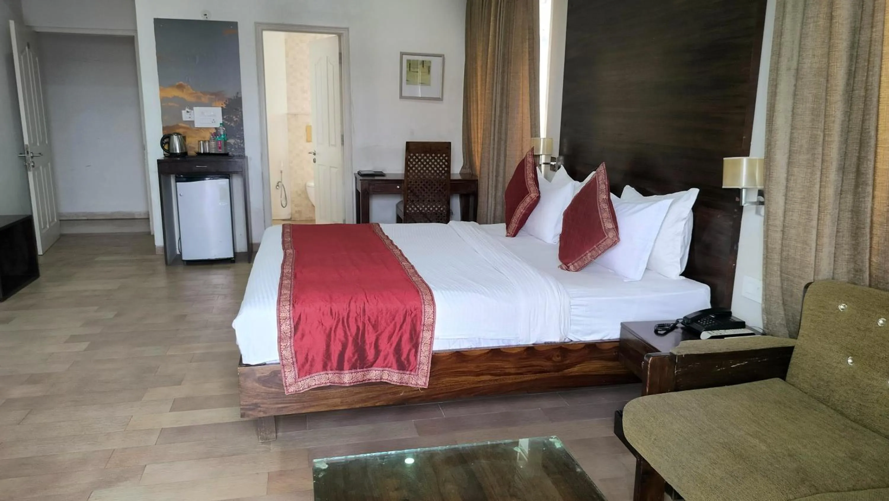 Photo of the whole room, Bed in 66 Residencey