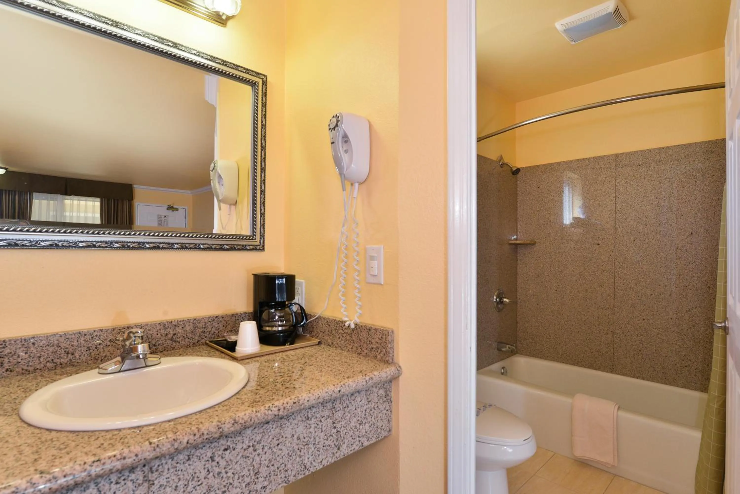 Bathroom in Inn by the sfo