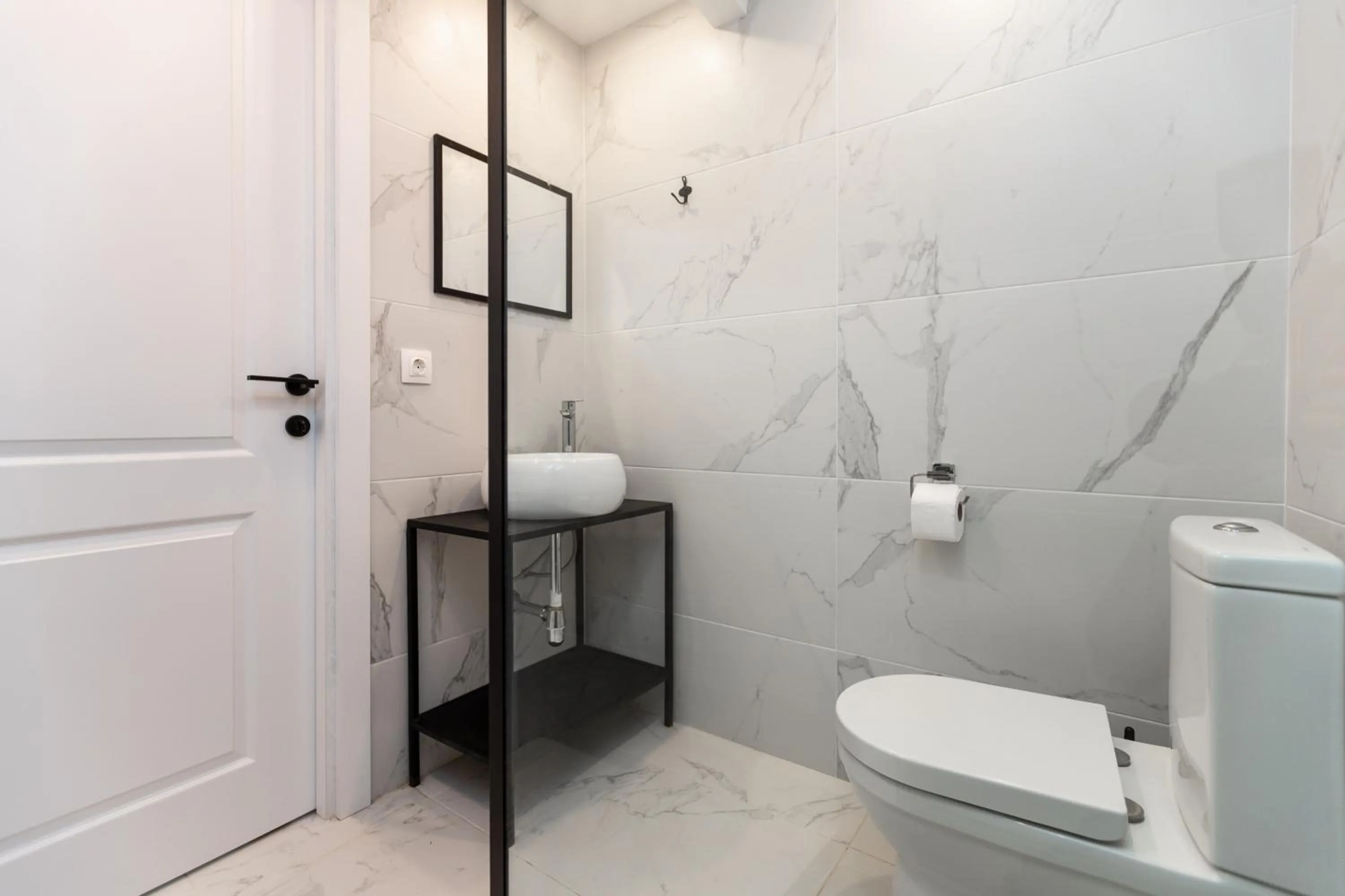 Shower in Shota Rustaveli Aparthotel