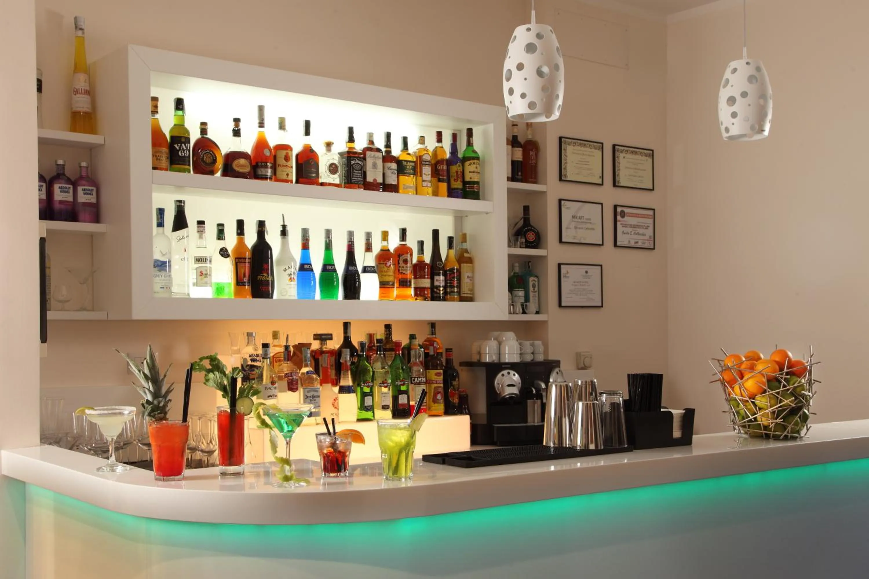 Lounge or bar in Hearth Hotel