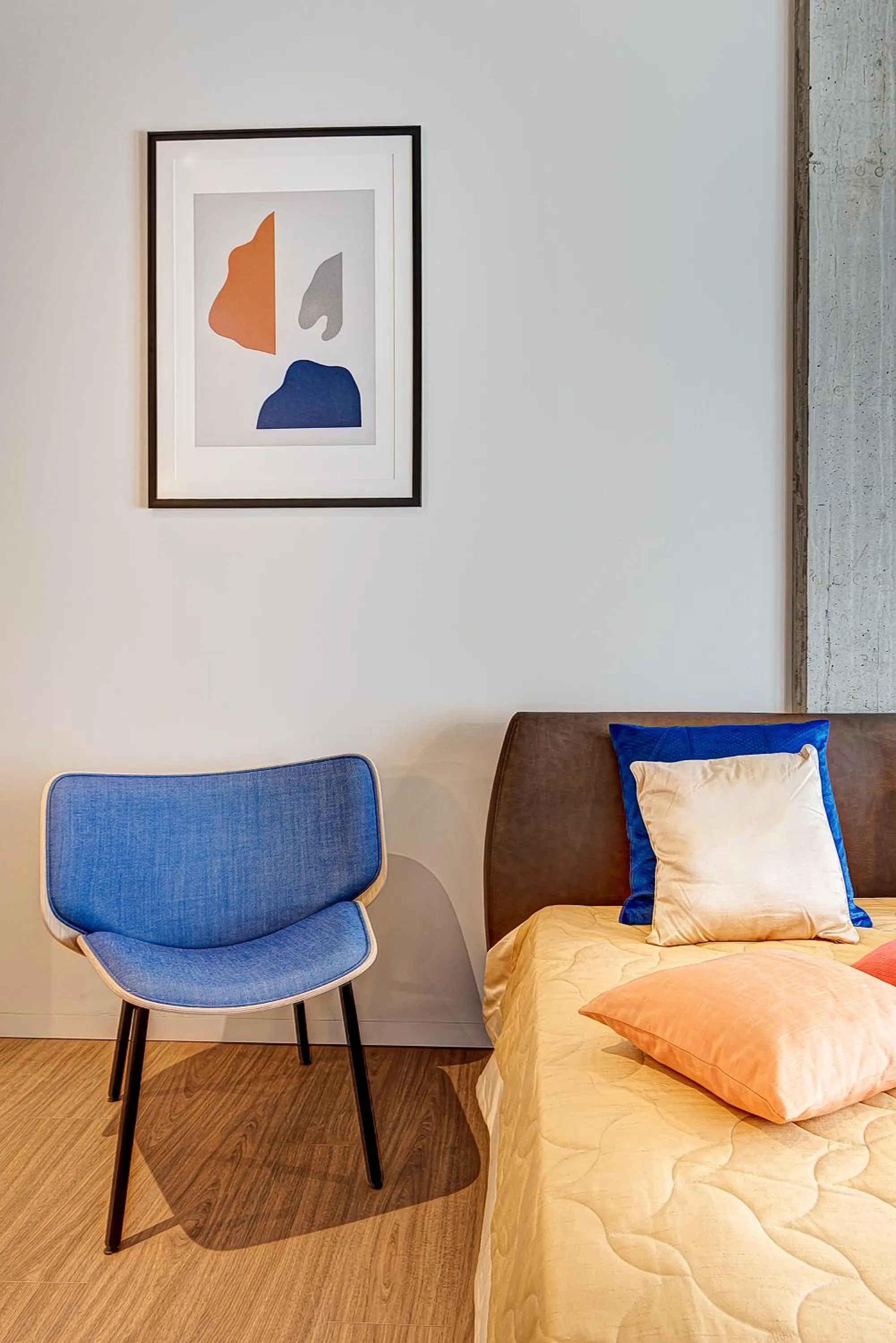 Bed in HaPPy Inn GOLD Studio, self check-in, Parking in the underground garage