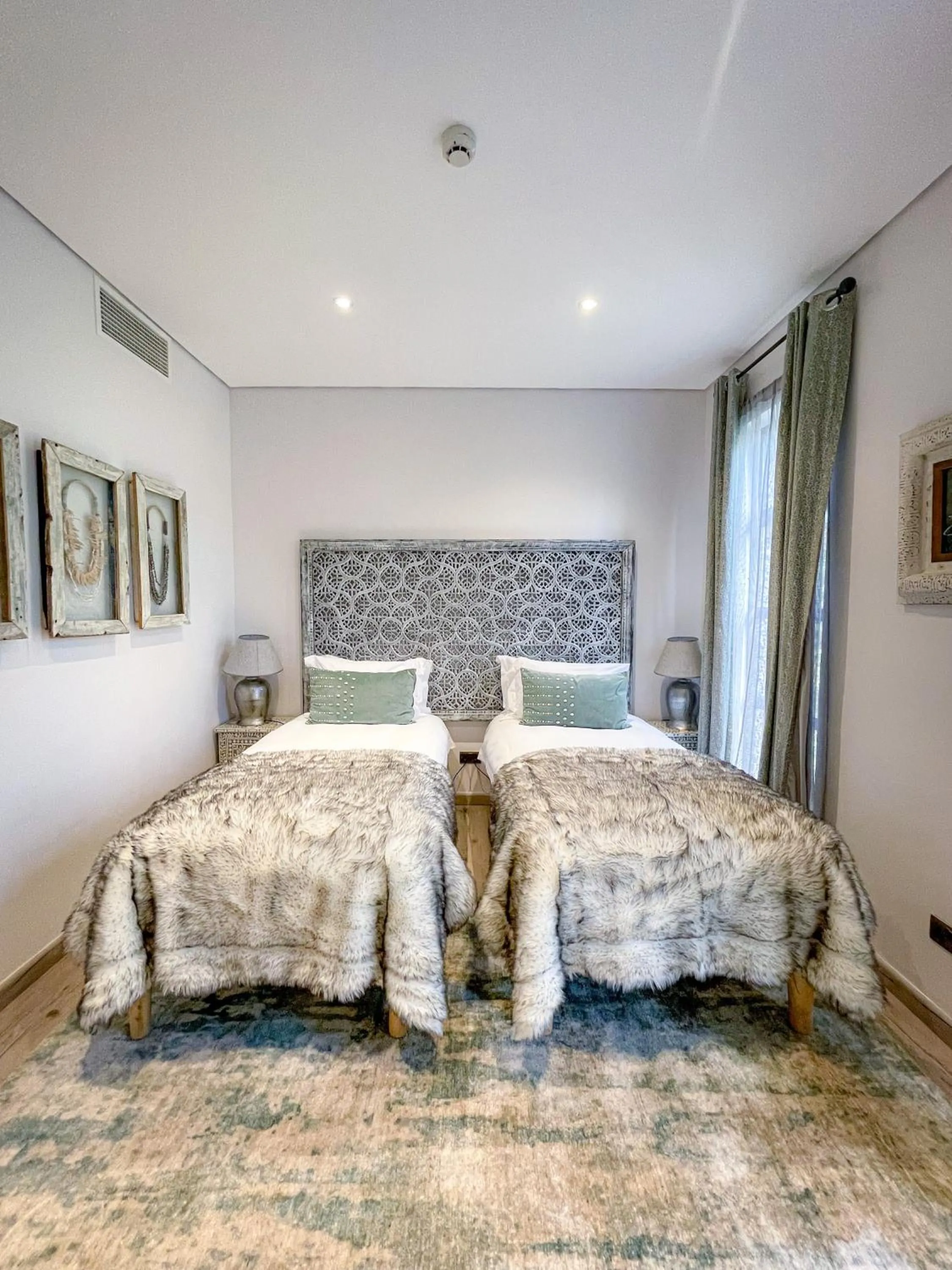 Bed in Latitude 0 Degrees