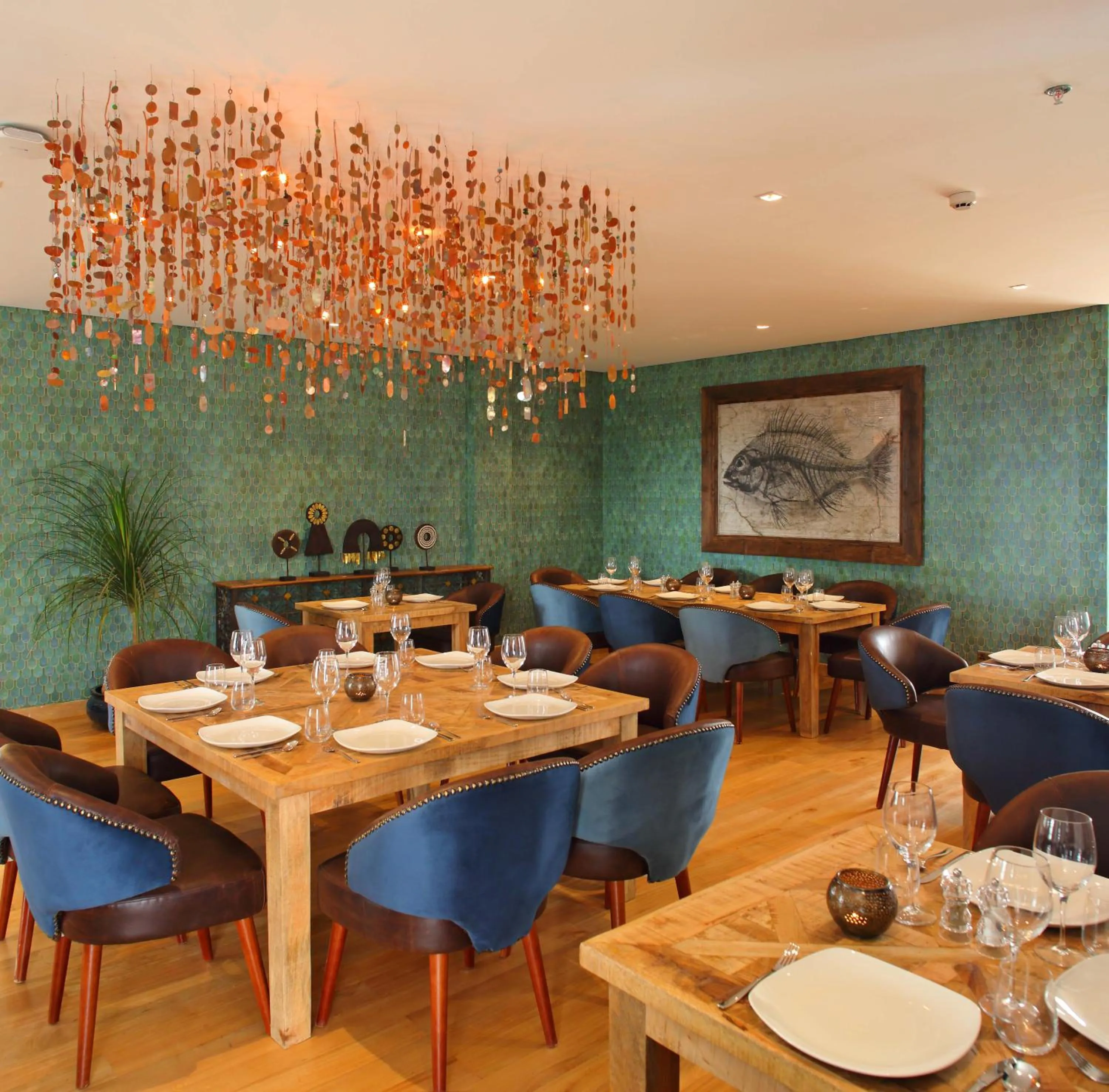 Restaurant/places to eat in Latitude 0 Degrees