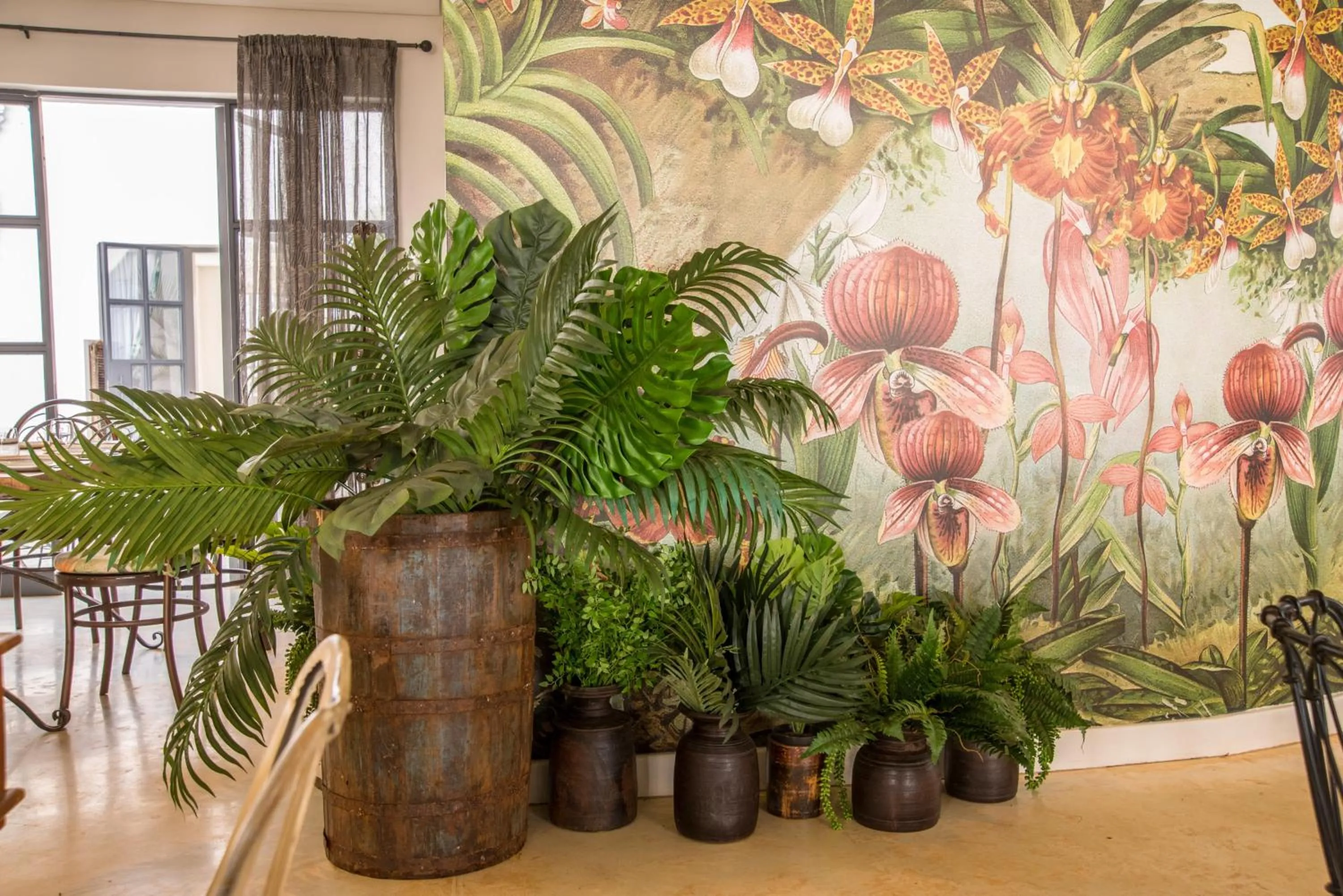 Restaurant/places to eat in Latitude 0 Degrees