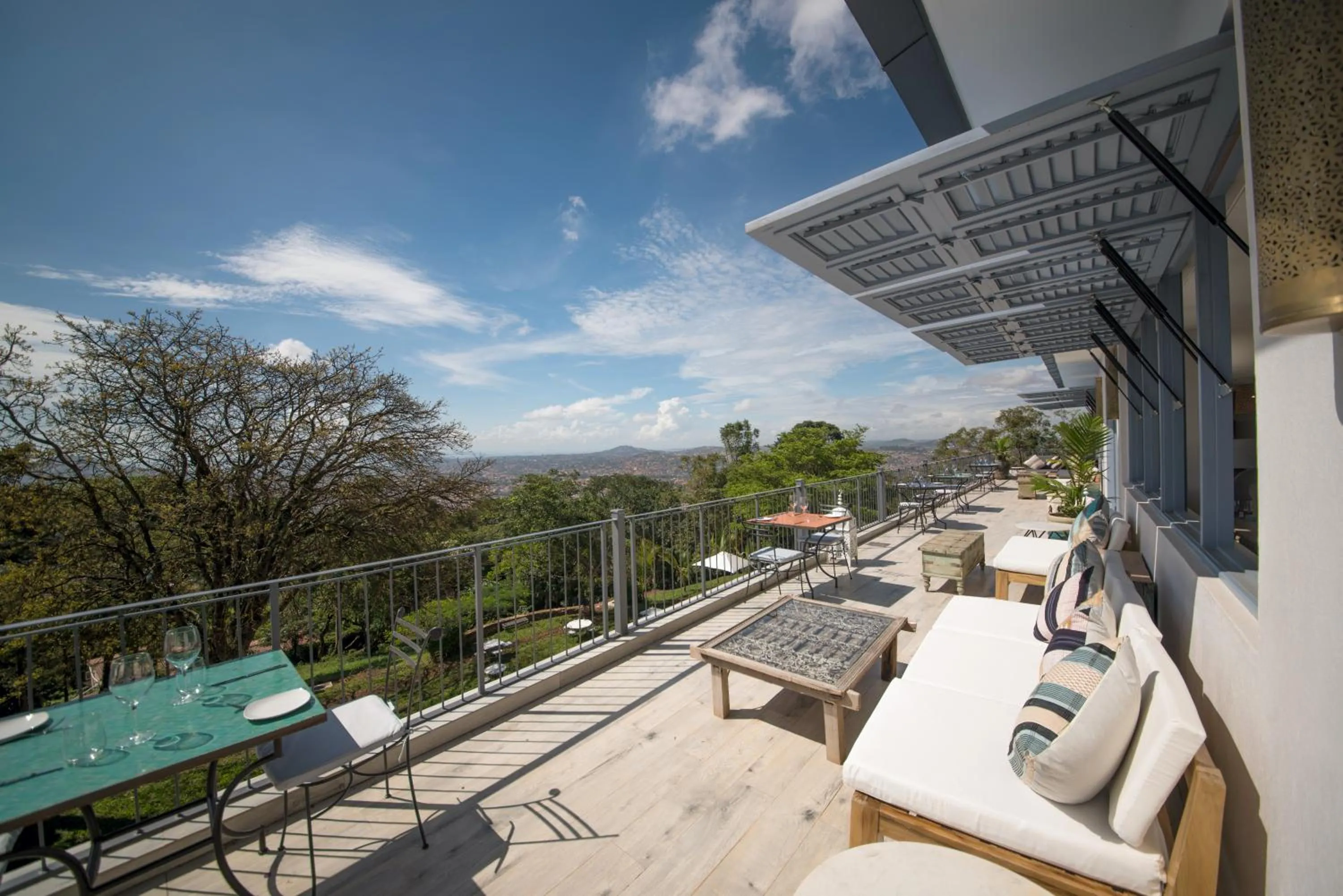 Restaurant/places to eat in Latitude 0 Degrees