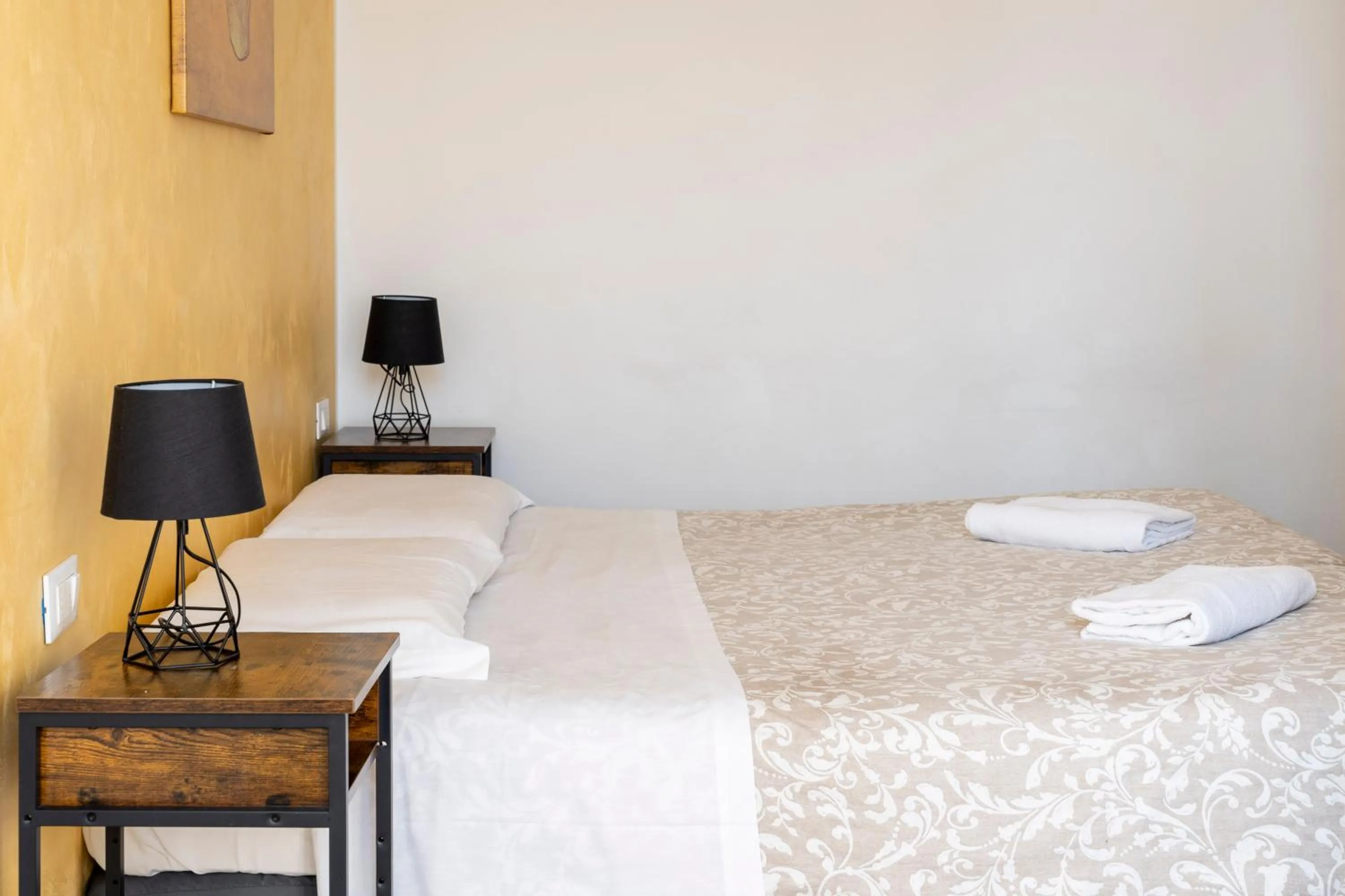 Bed in St. Peter Central Rooms B&B