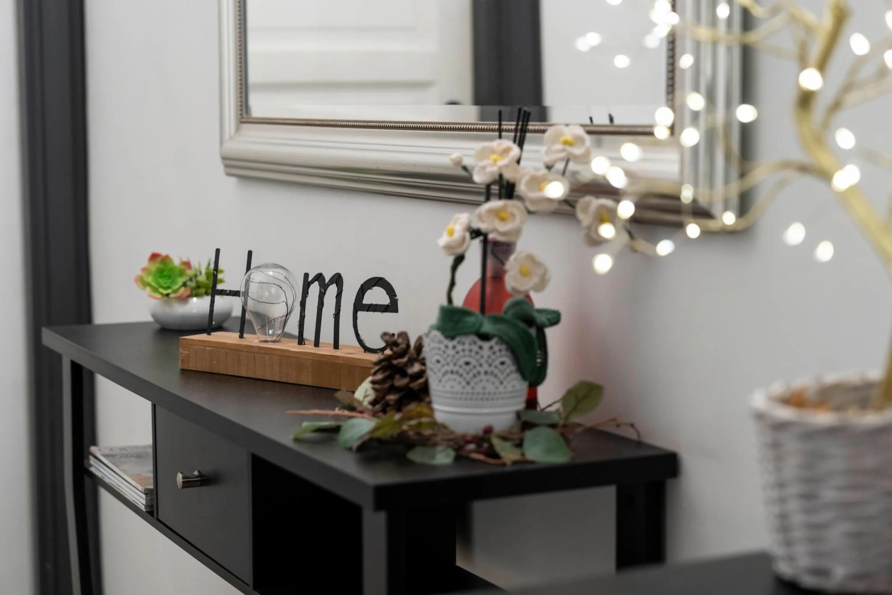 Decorative detail in St. Peter Central Rooms B&B