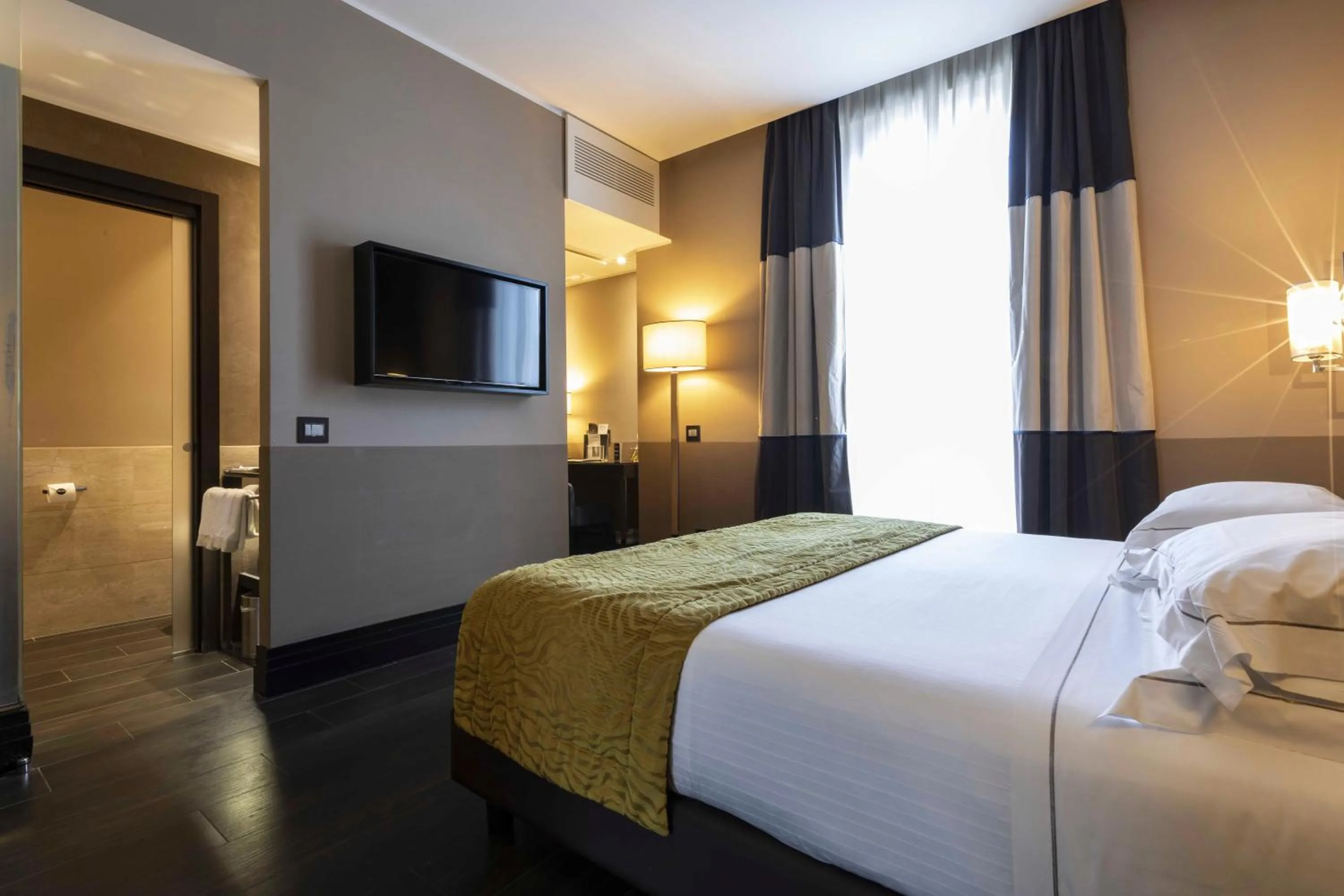 Bed in Rome Times Hotel