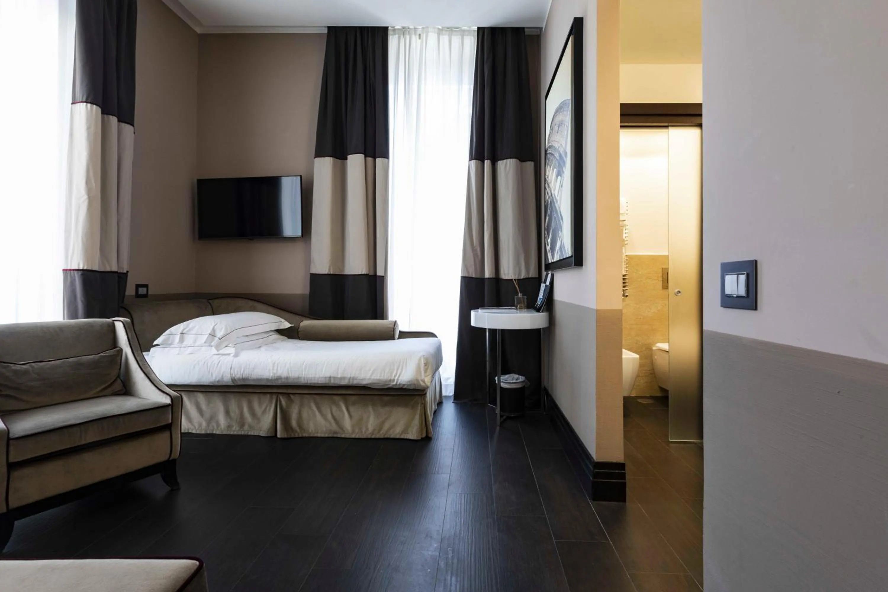 Bed in Rome Times Hotel